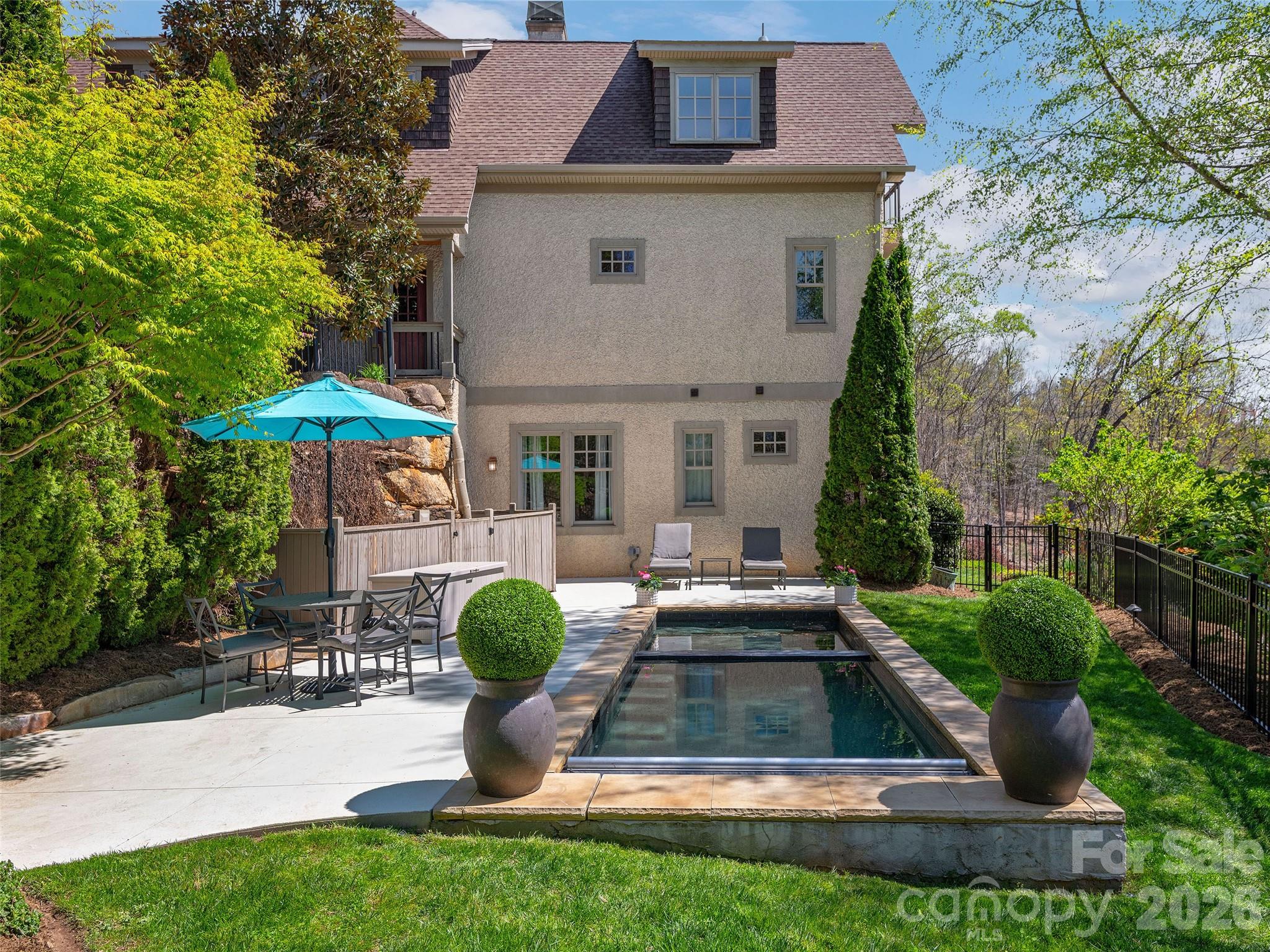 457 Coopers Hawk Drive — Asheville