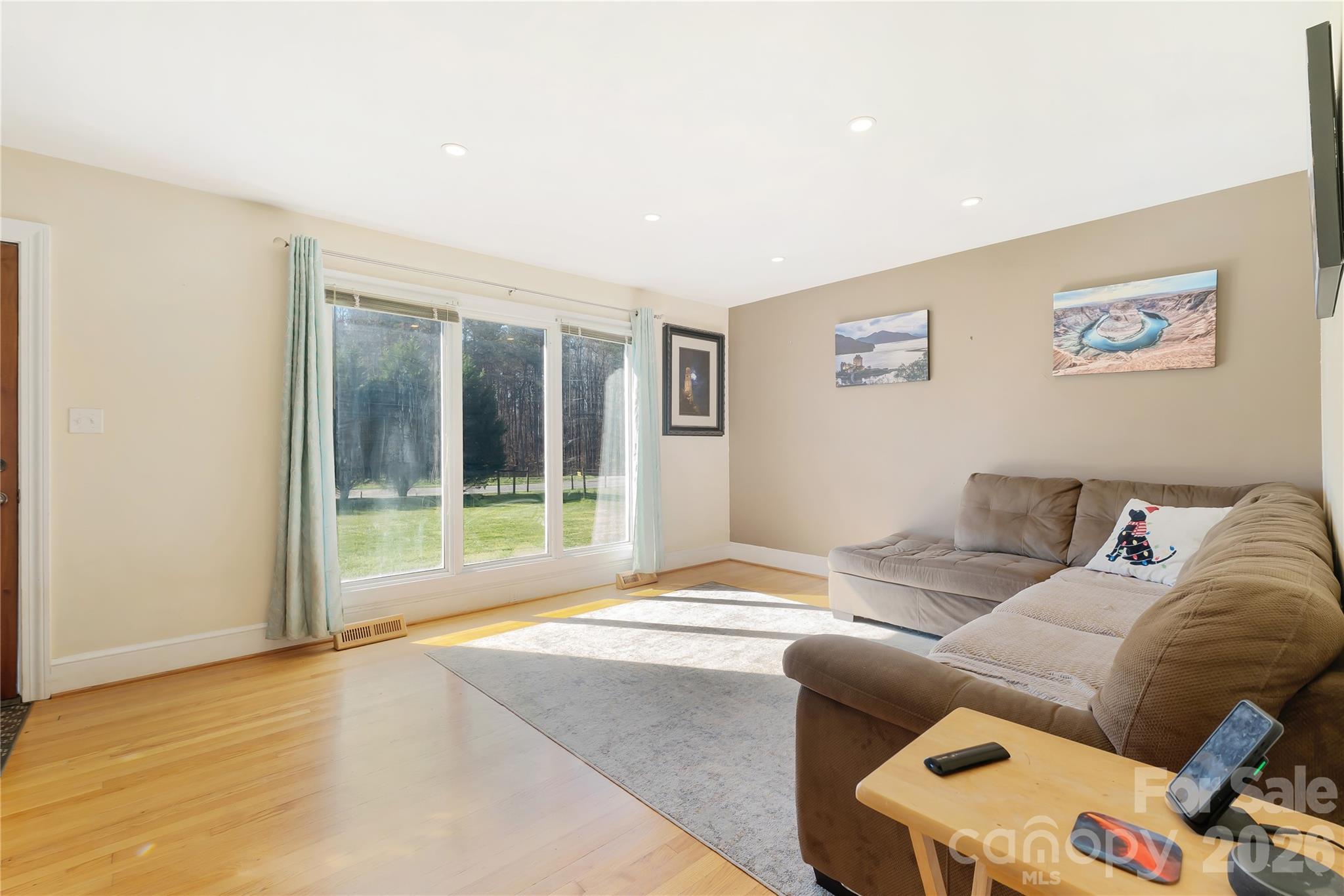 6268 Long Island Road — Catawba