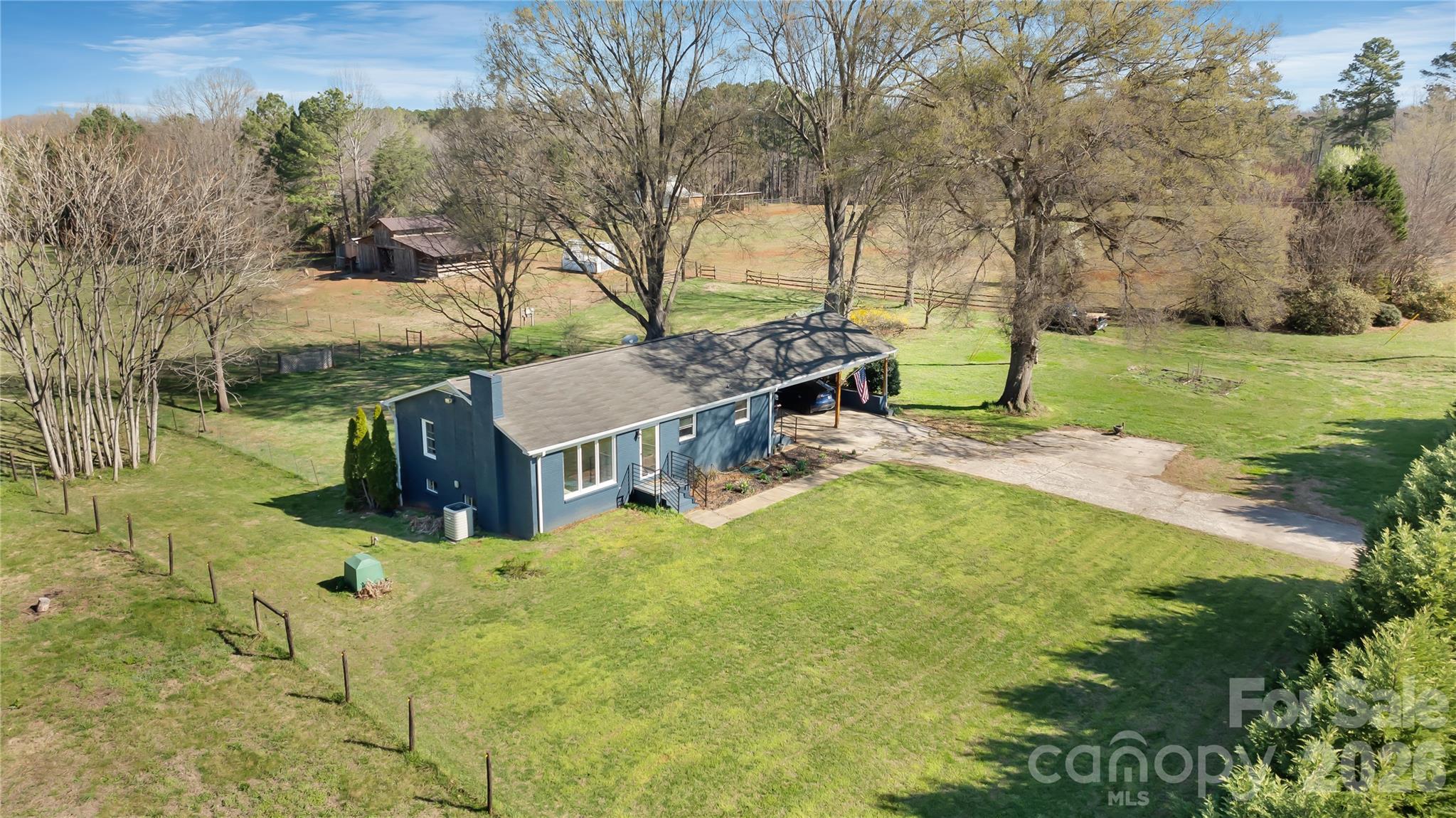 6268 Long Island Road — Catawba