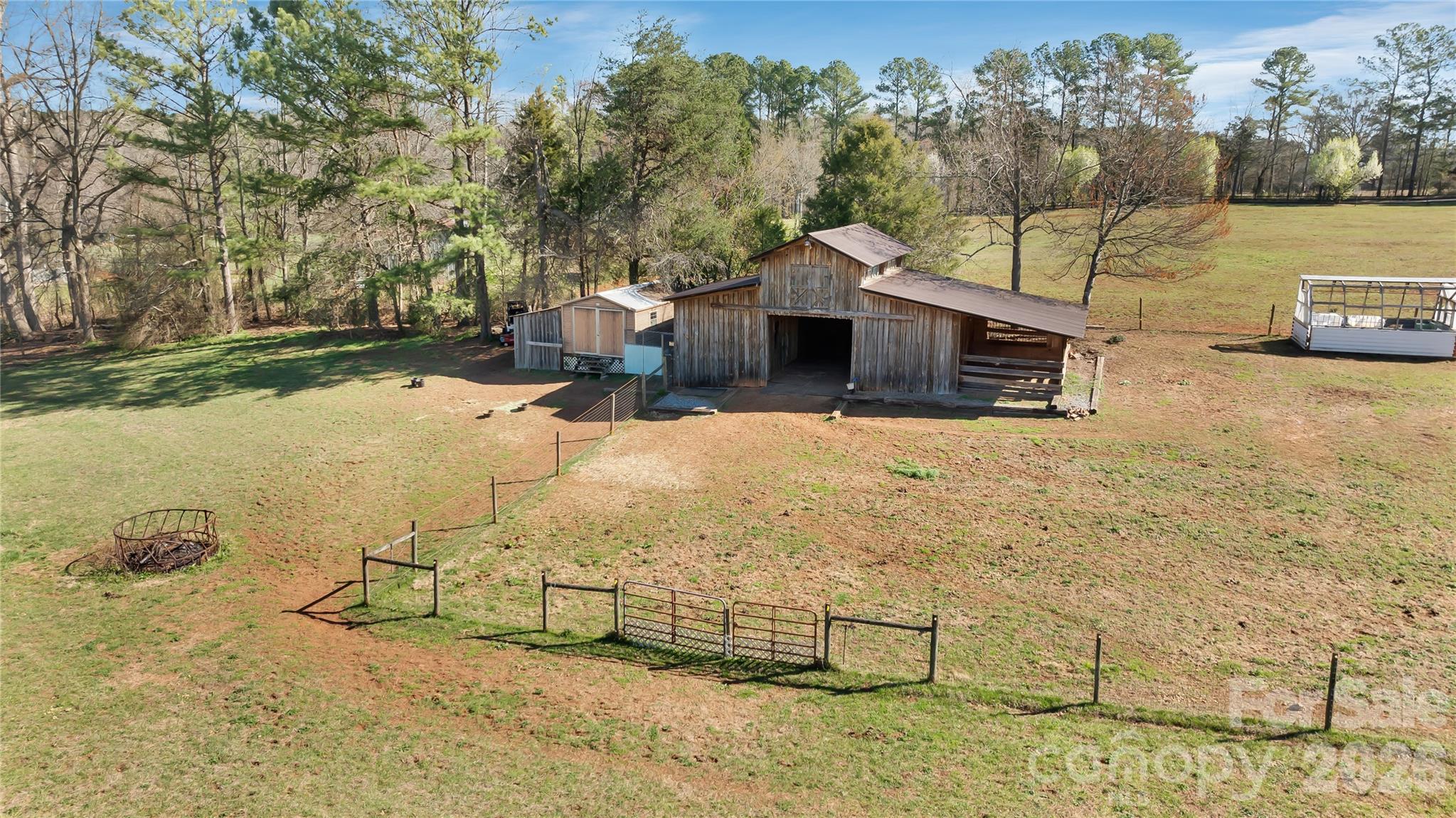 6268 Long Island Road — Catawba