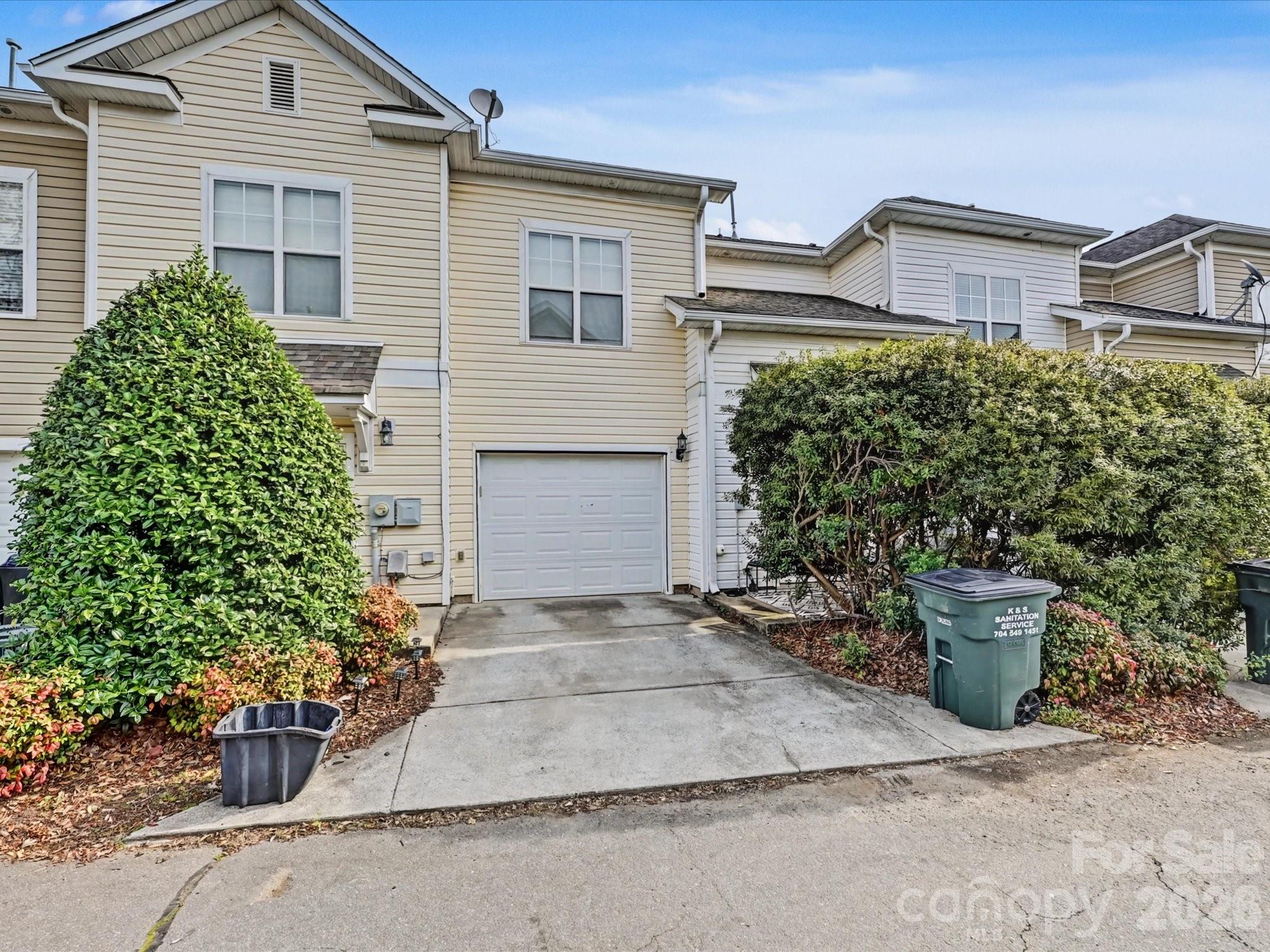 8421 Scotney Bluff Avenue — Charlotte