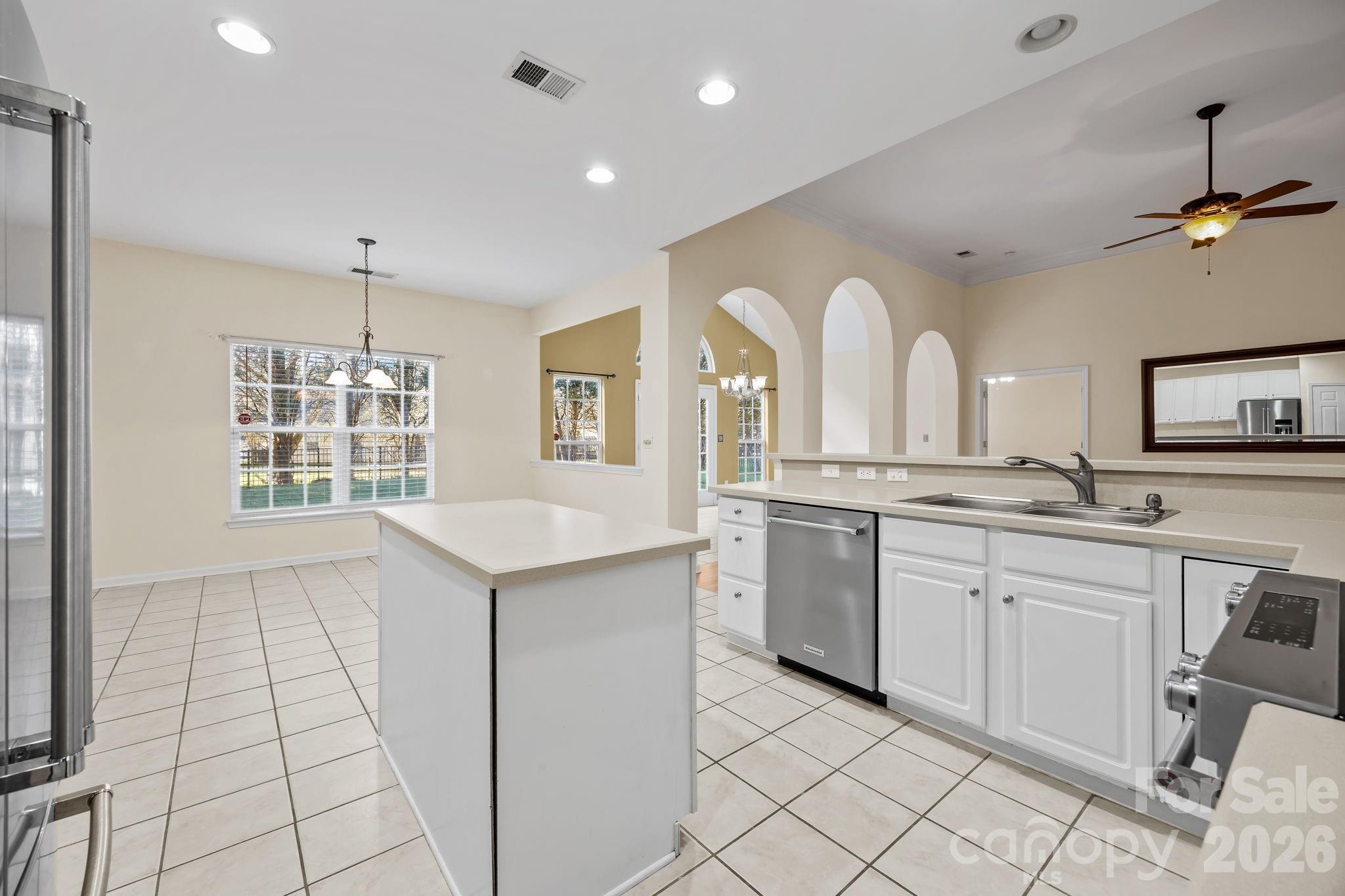 12602 Kemerton Lane — Huntersville