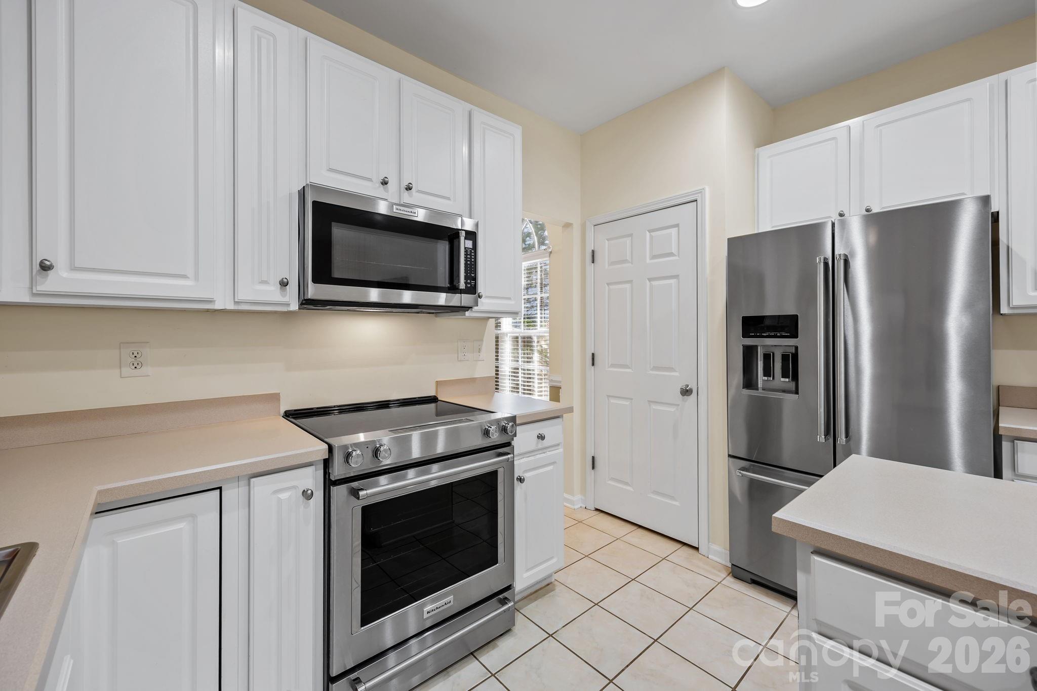 12602 Kemerton Lane — Huntersville
