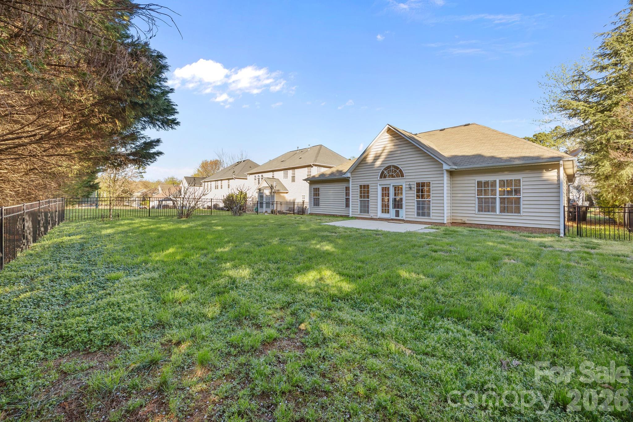12602 Kemerton Lane — Huntersville