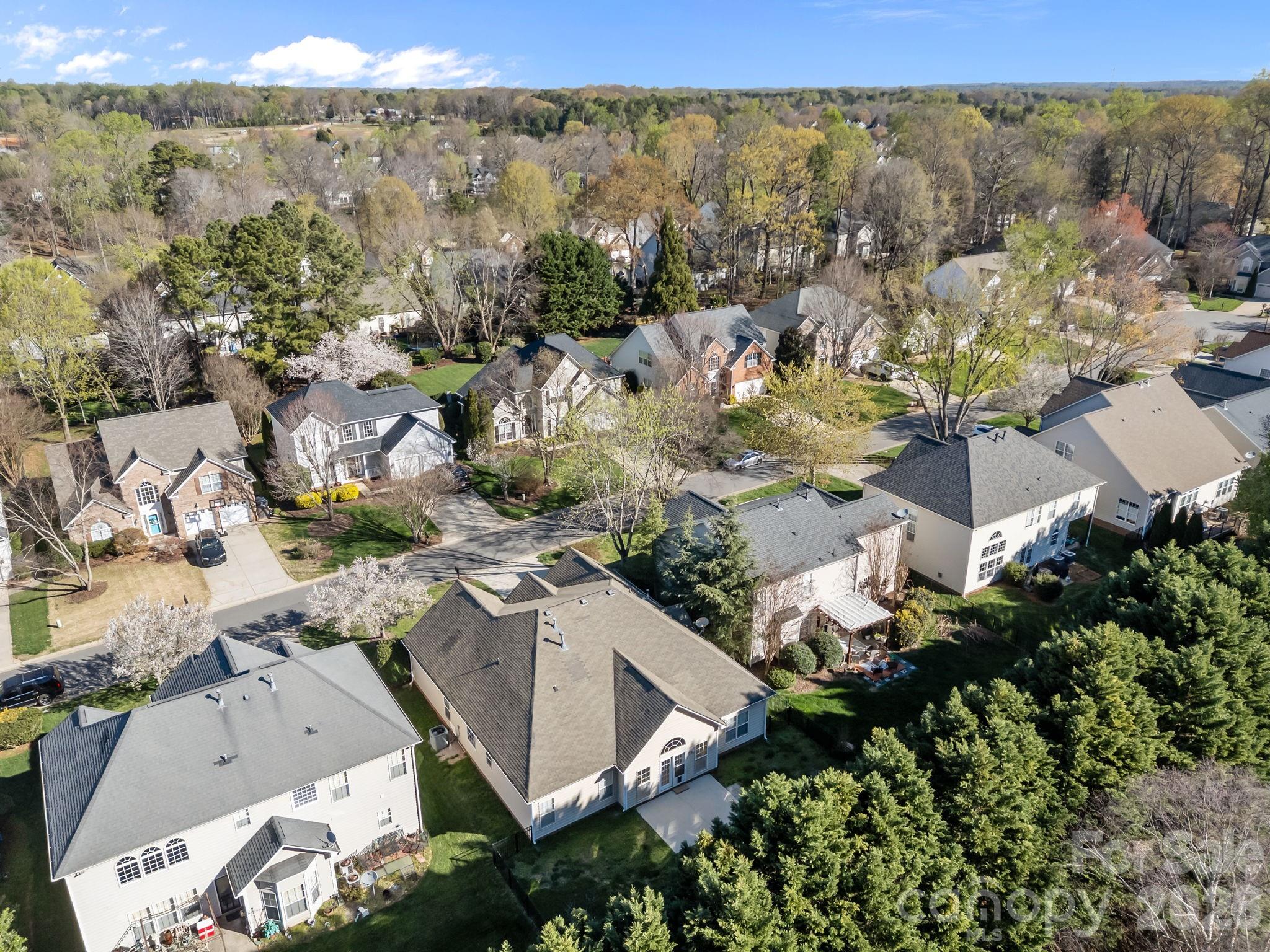 12602 Kemerton Lane — Huntersville