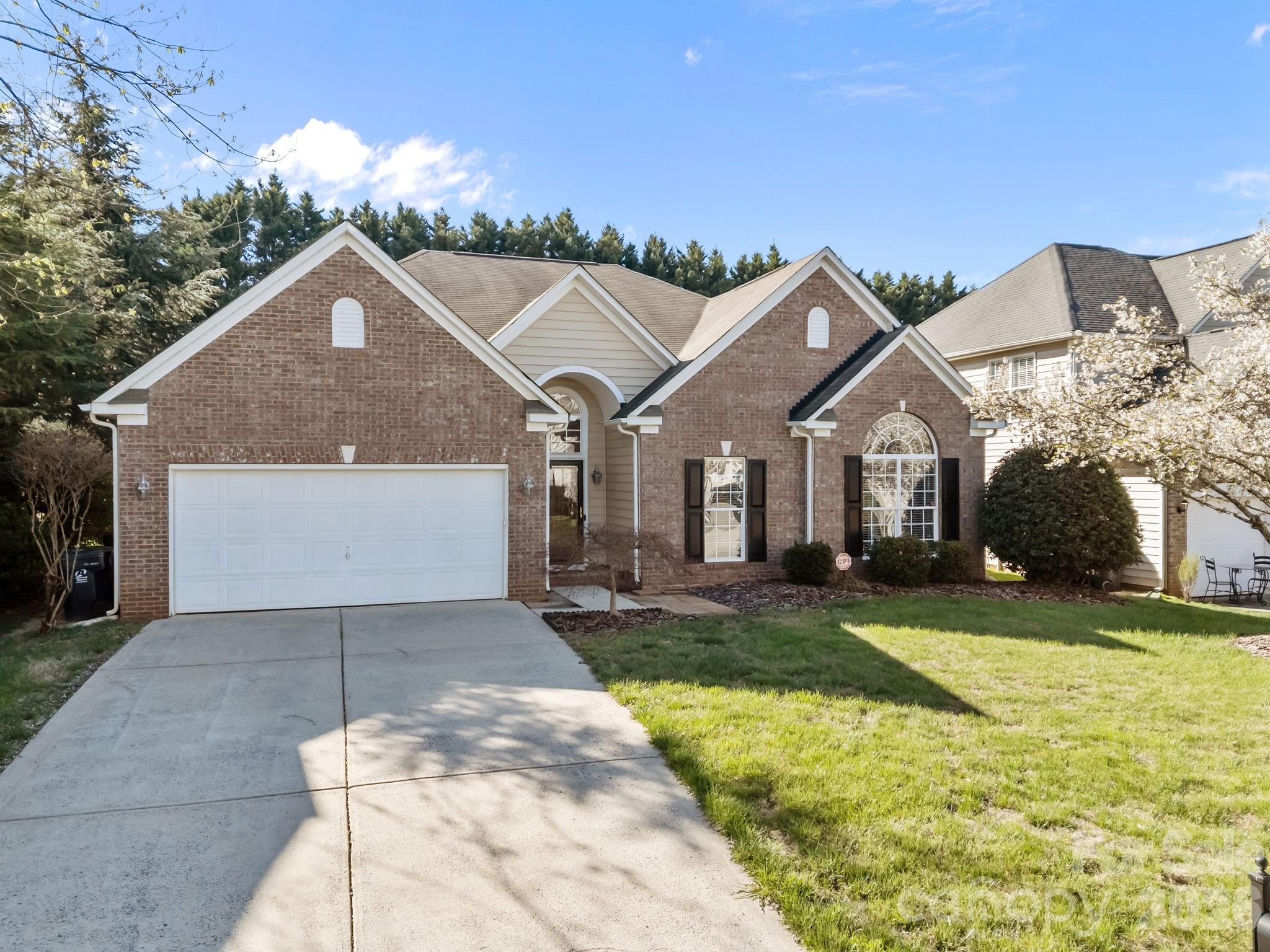 12602 Kemerton Lane — Huntersville