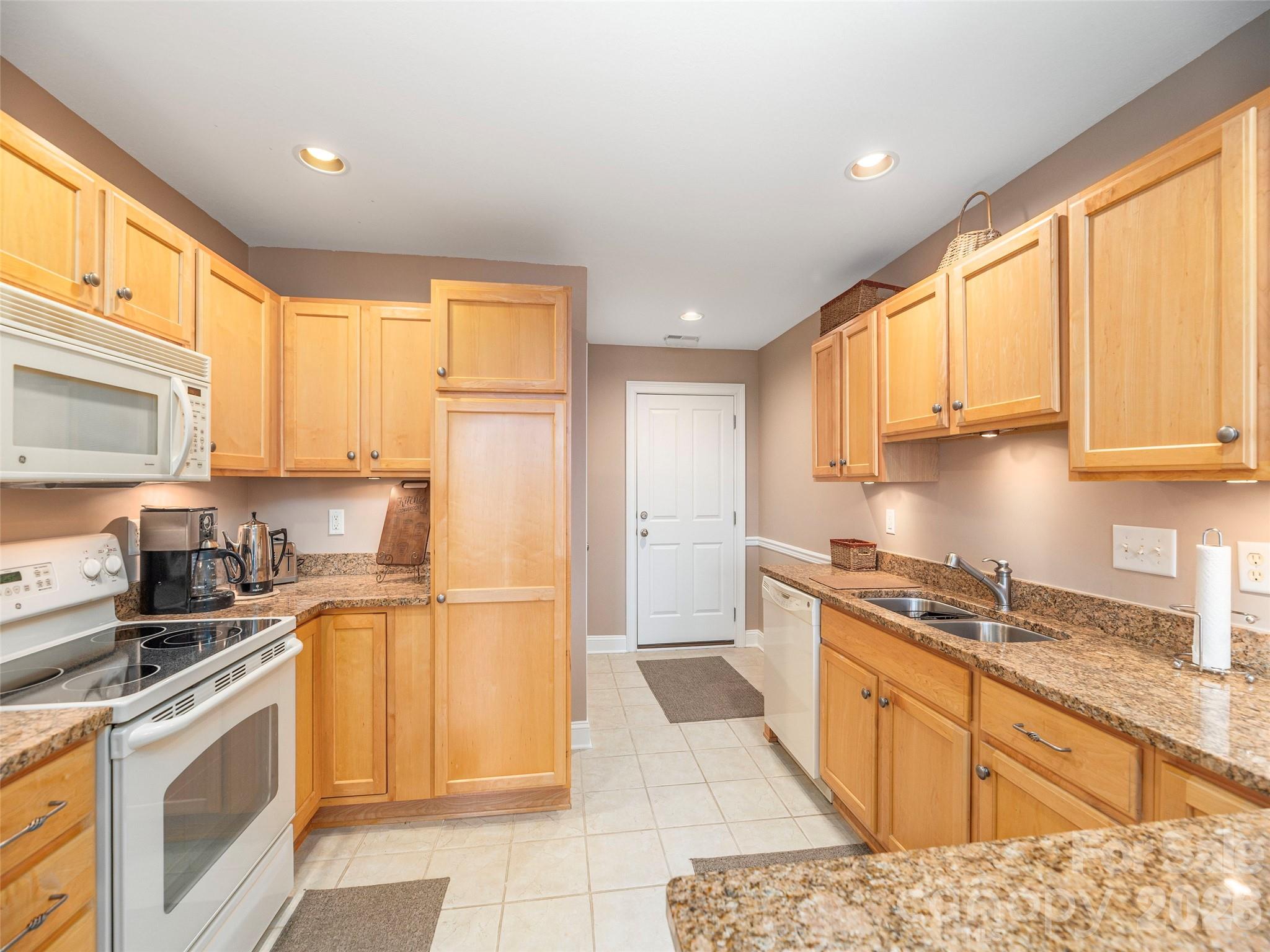 62 Denali Lane — Waynesville