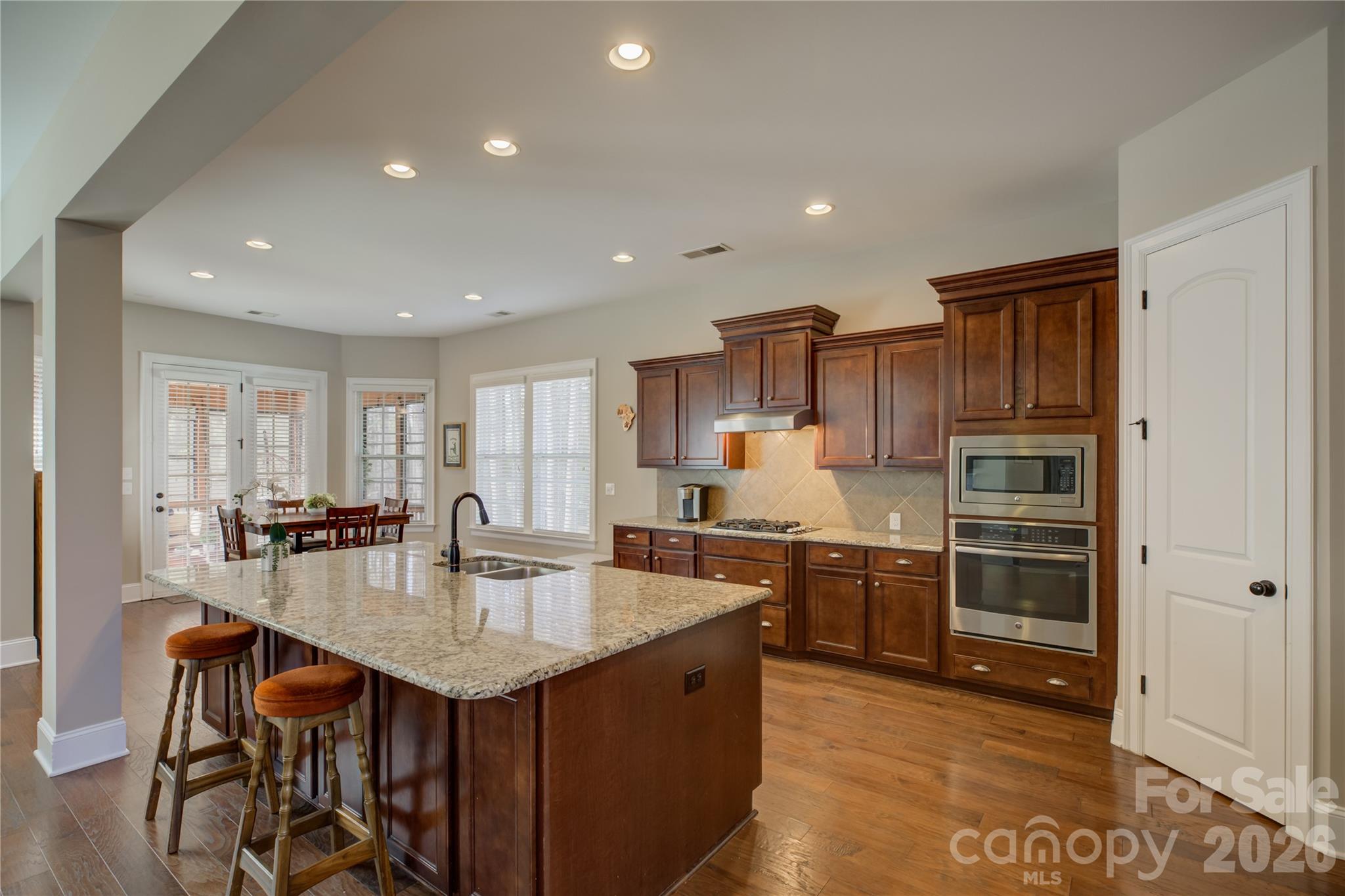 16518 Governors Club Court — Charlotte
