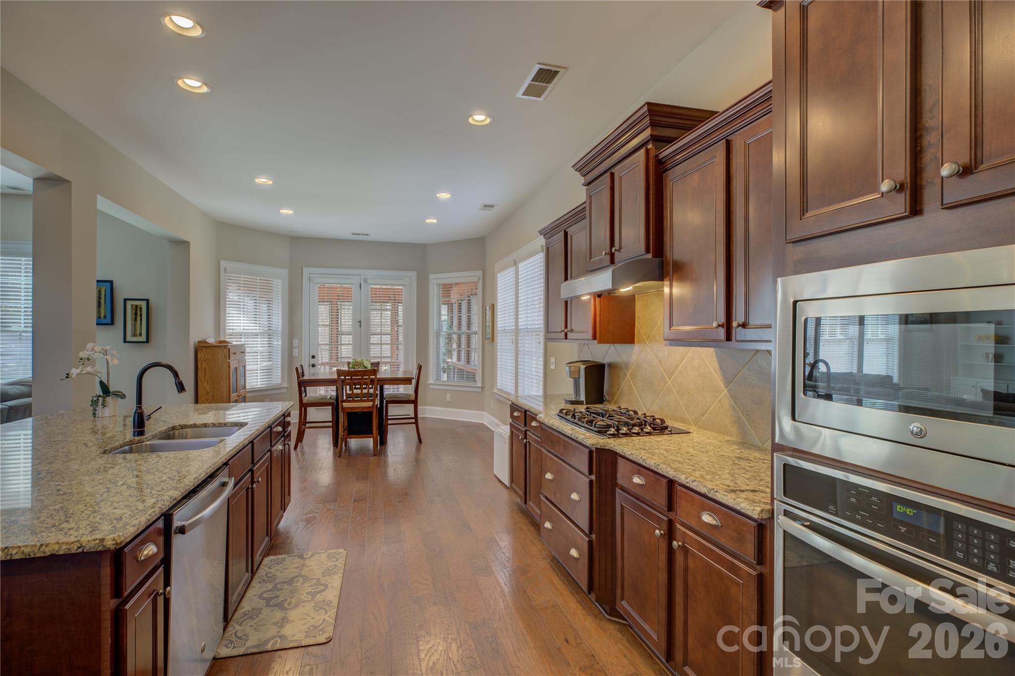 16518 Governors Club Court — Charlotte