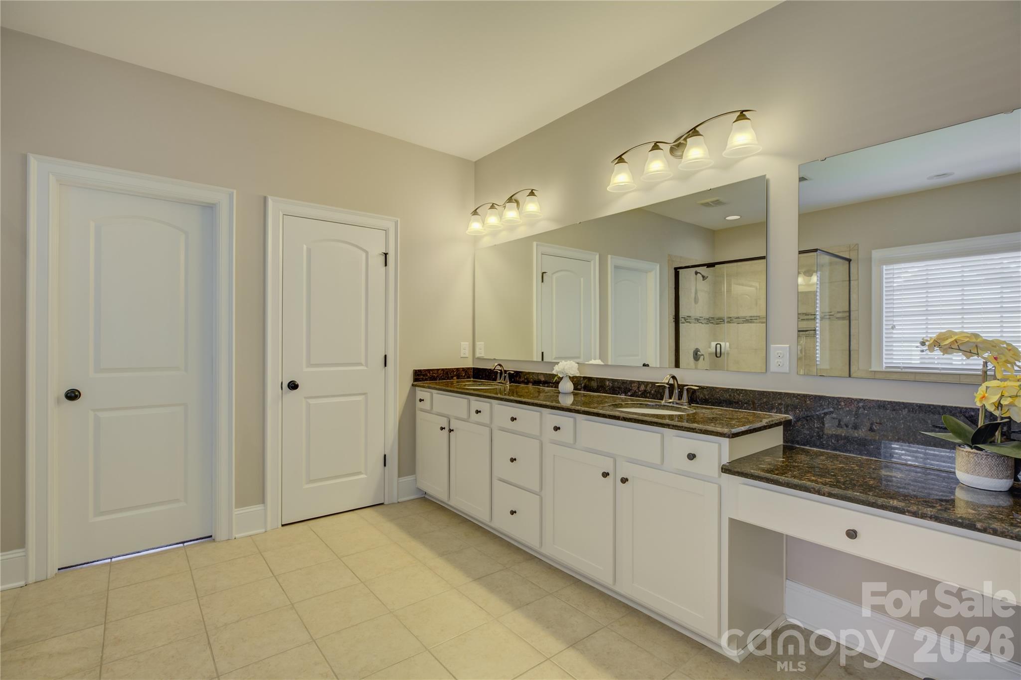16518 Governors Club Court — Charlotte