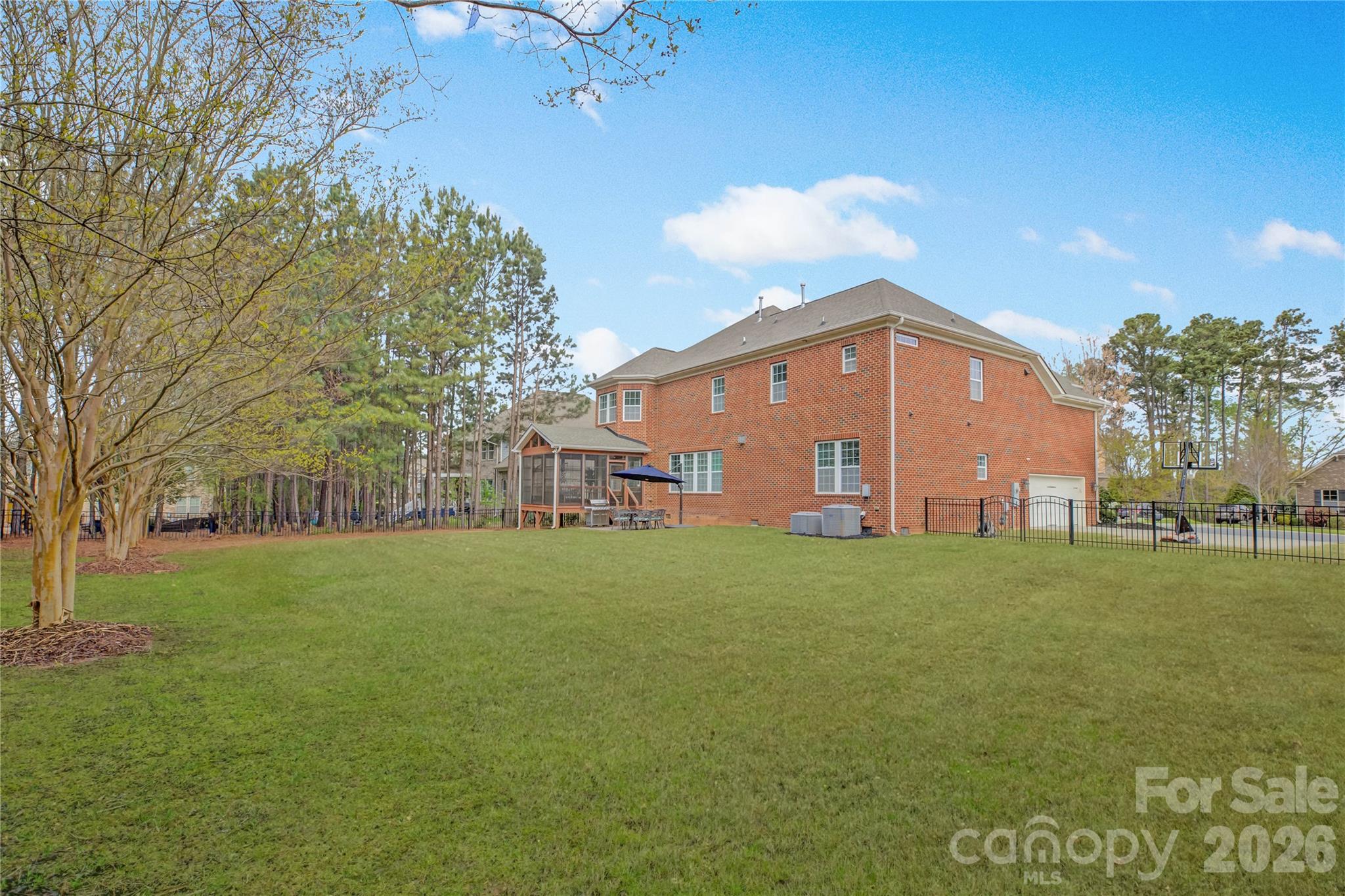 16518 Governors Club Court — Charlotte