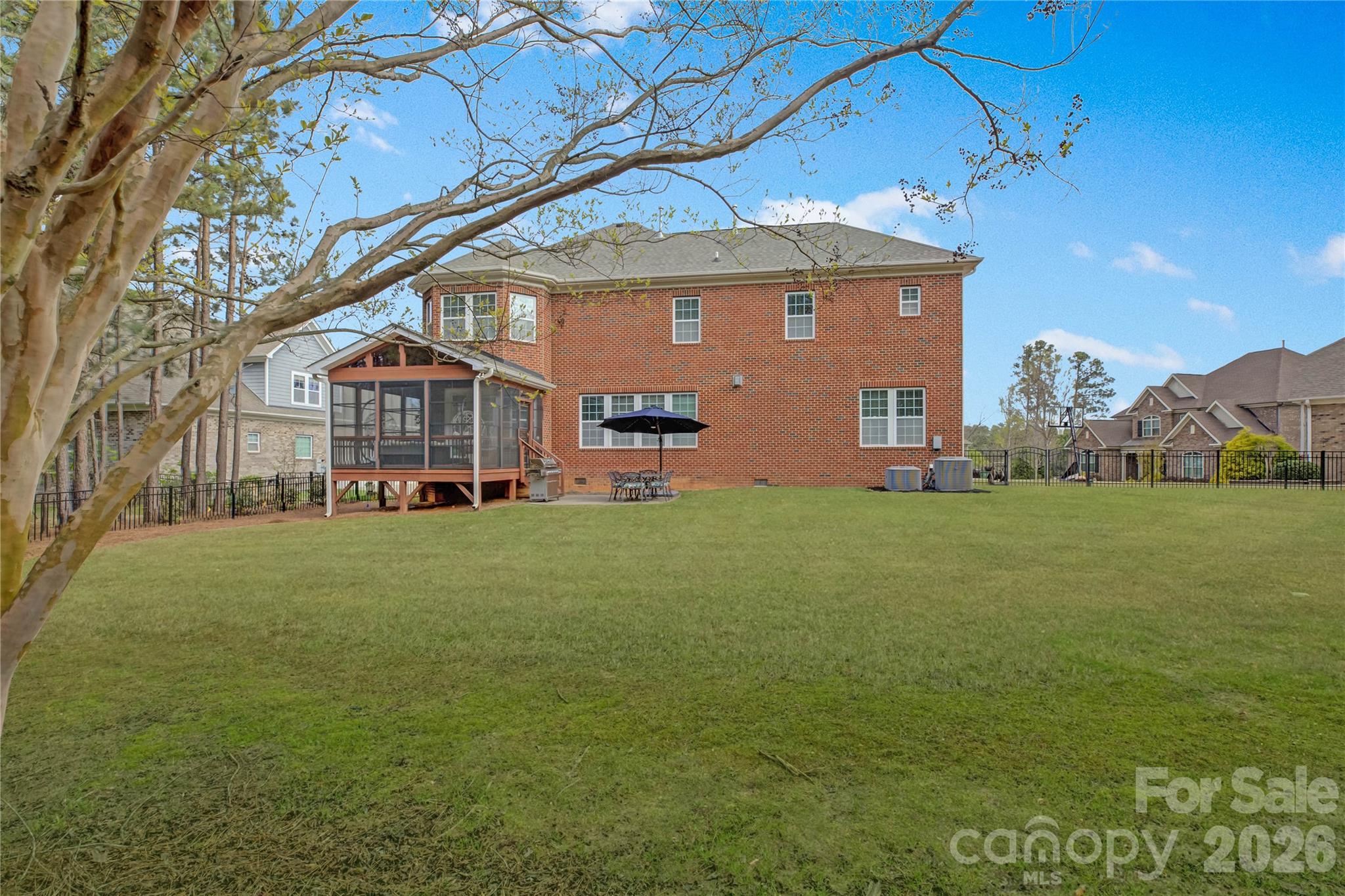 16518 Governors Club Court — Charlotte