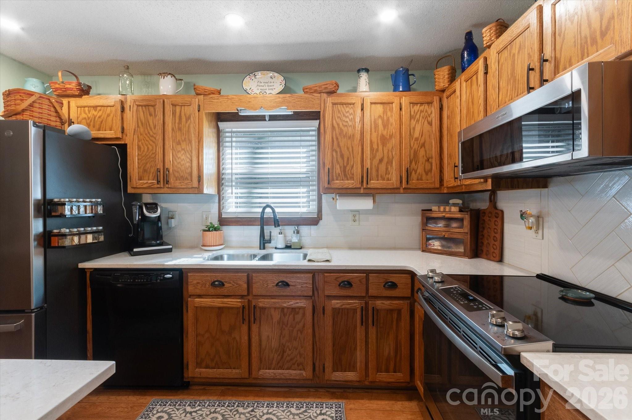 46 Hummingbird Drive — Maggie Valley