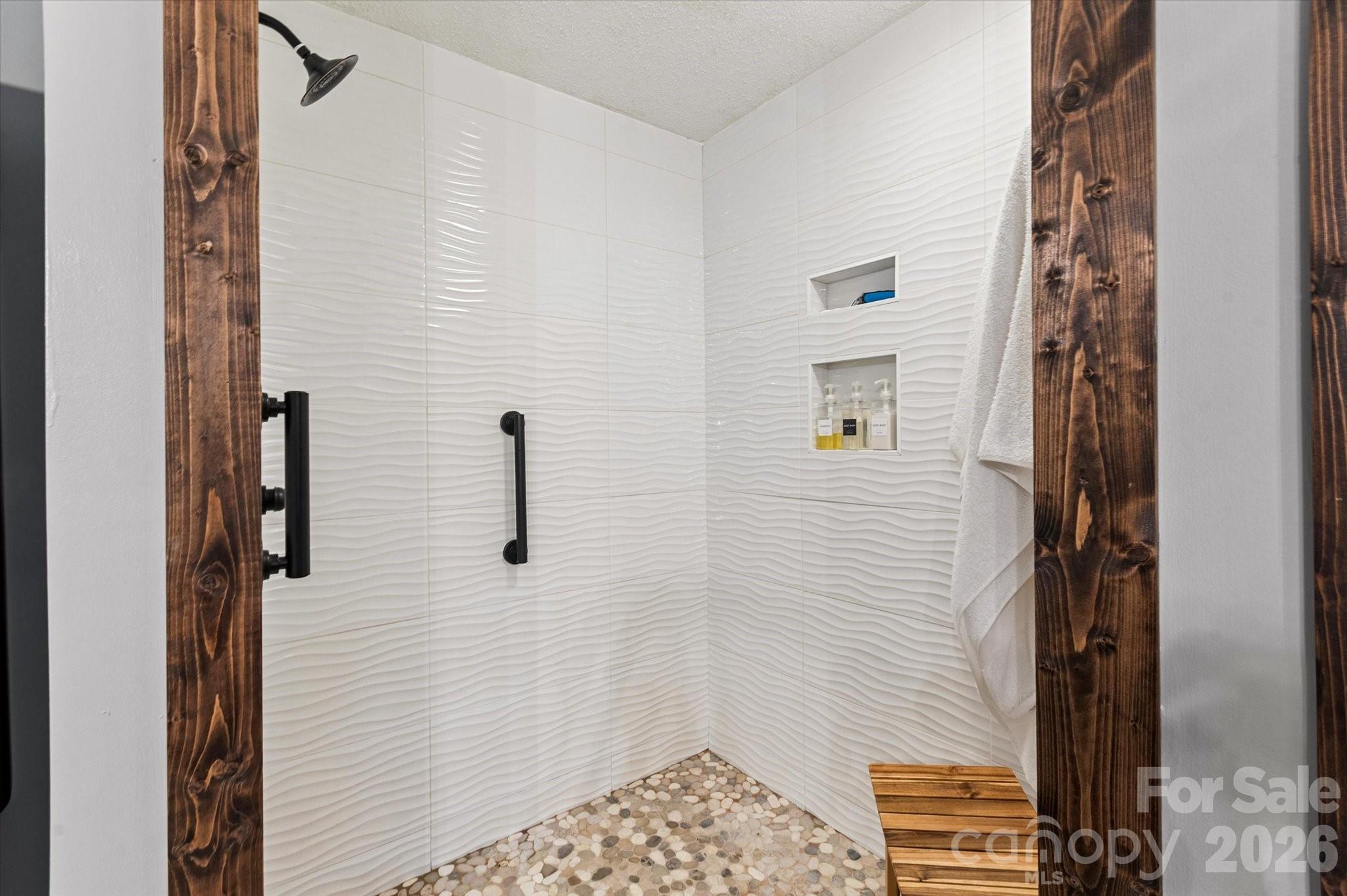 46 Hummingbird Drive — Maggie Valley