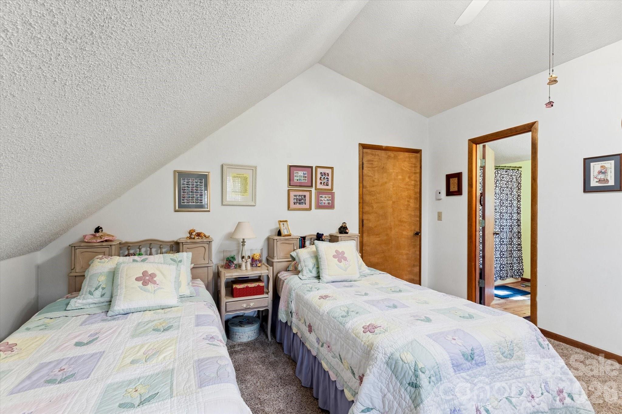 46 Hummingbird Drive — Maggie Valley