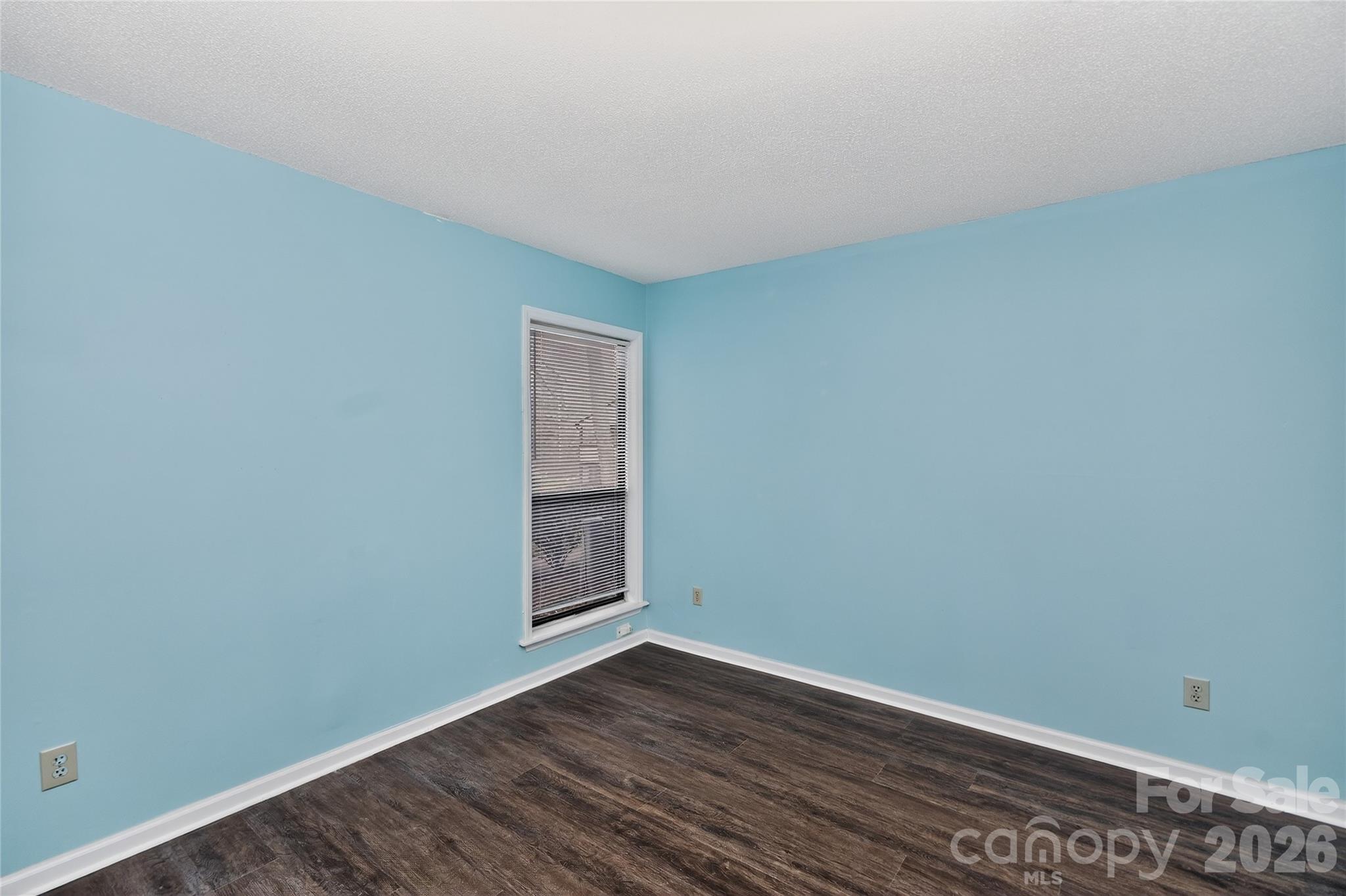 7302 Winery Lane — Charlotte