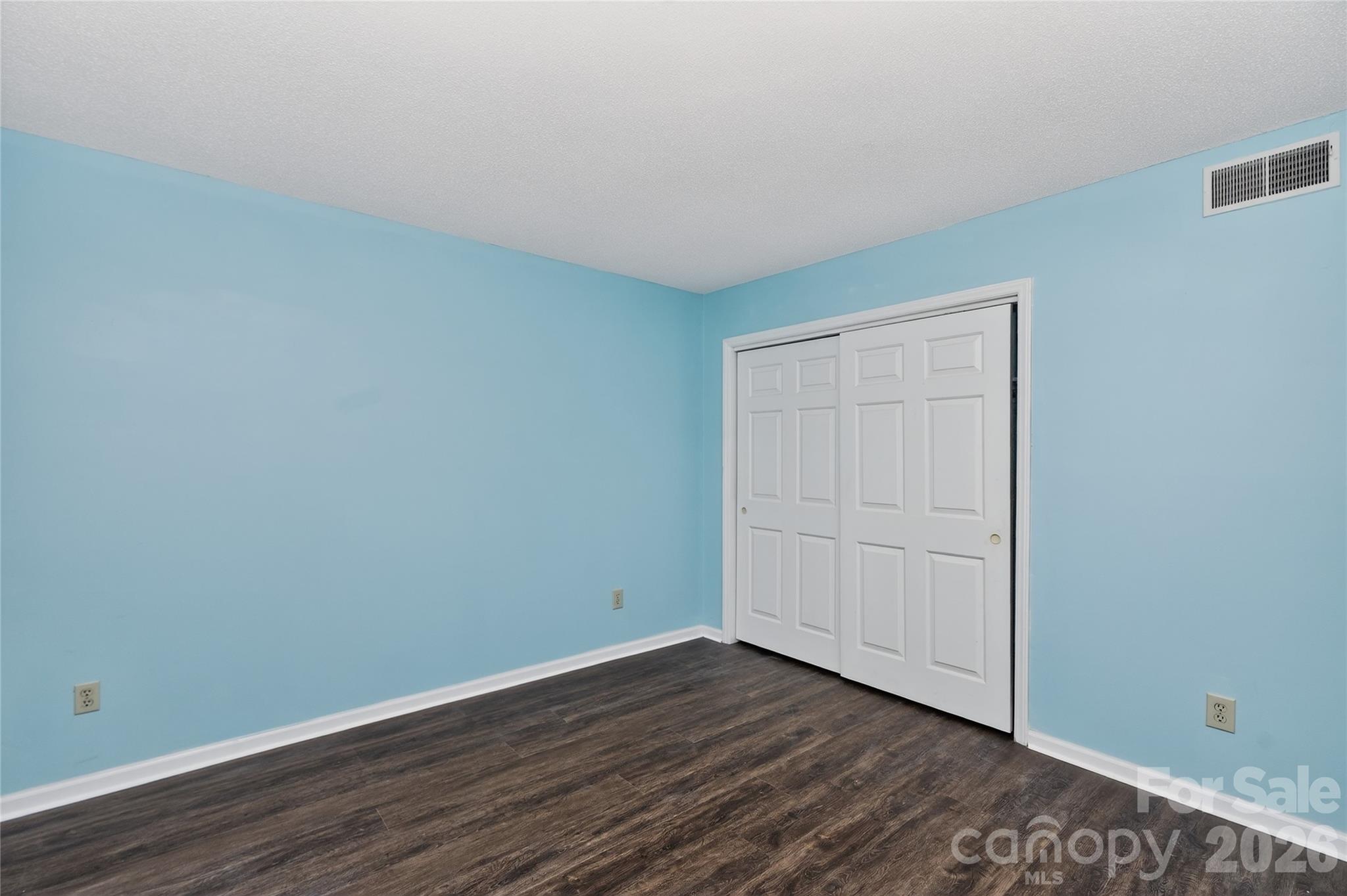 7302 Winery Lane — Charlotte