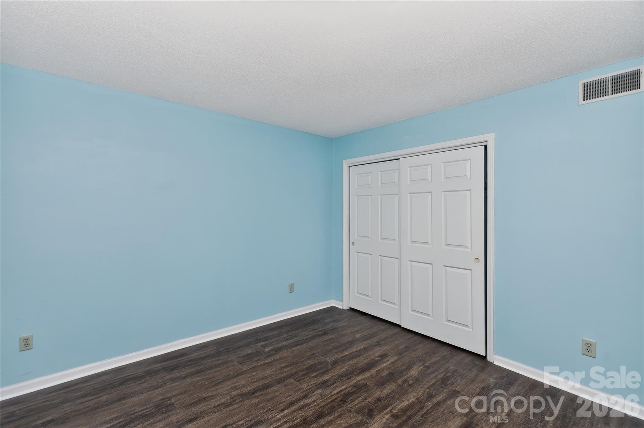 7302 Winery Lane — Charlotte