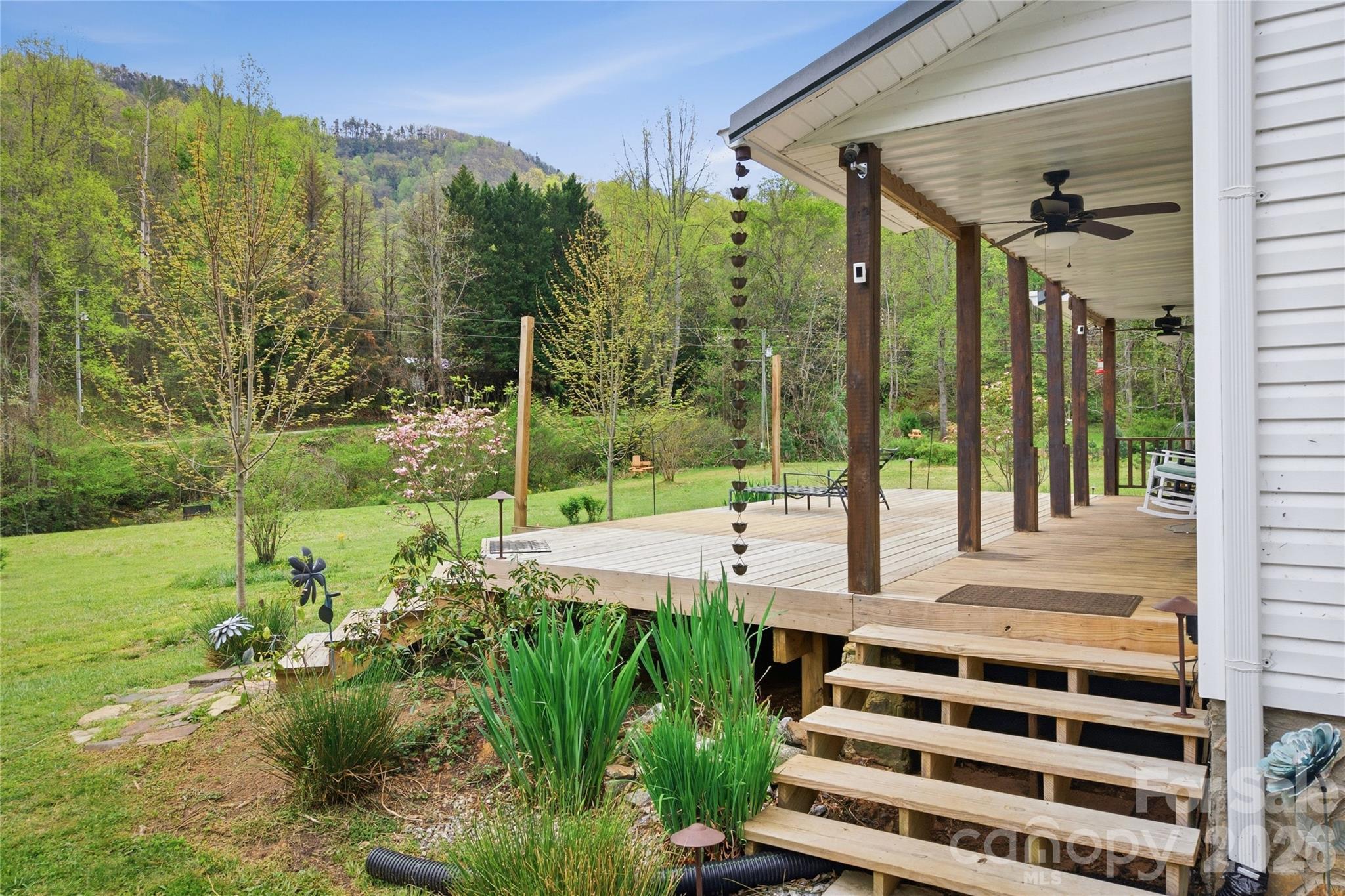 6470 Stone Mountain Road — Lenoir