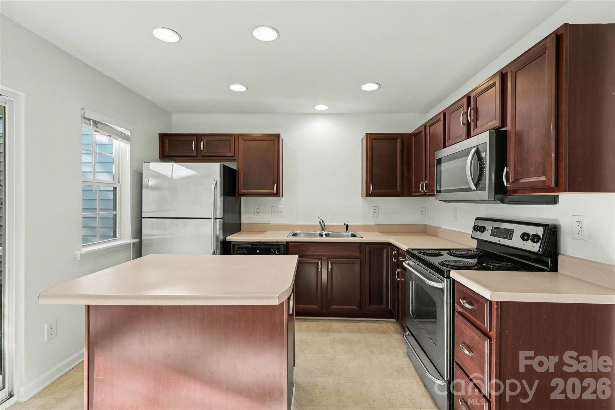 2515 Brackley Place NW — Concord