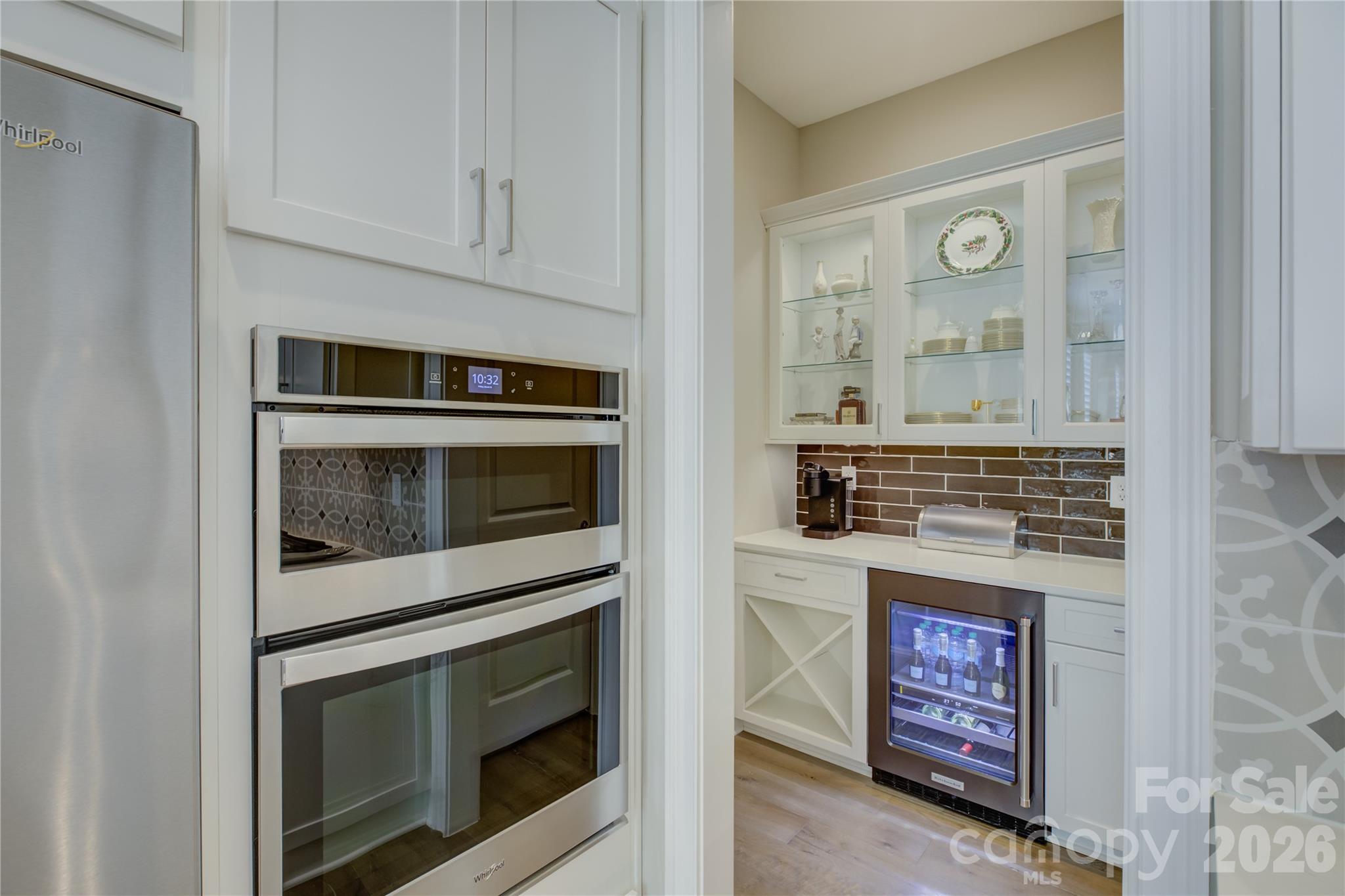 14619 Crosswater Lane — Charlotte