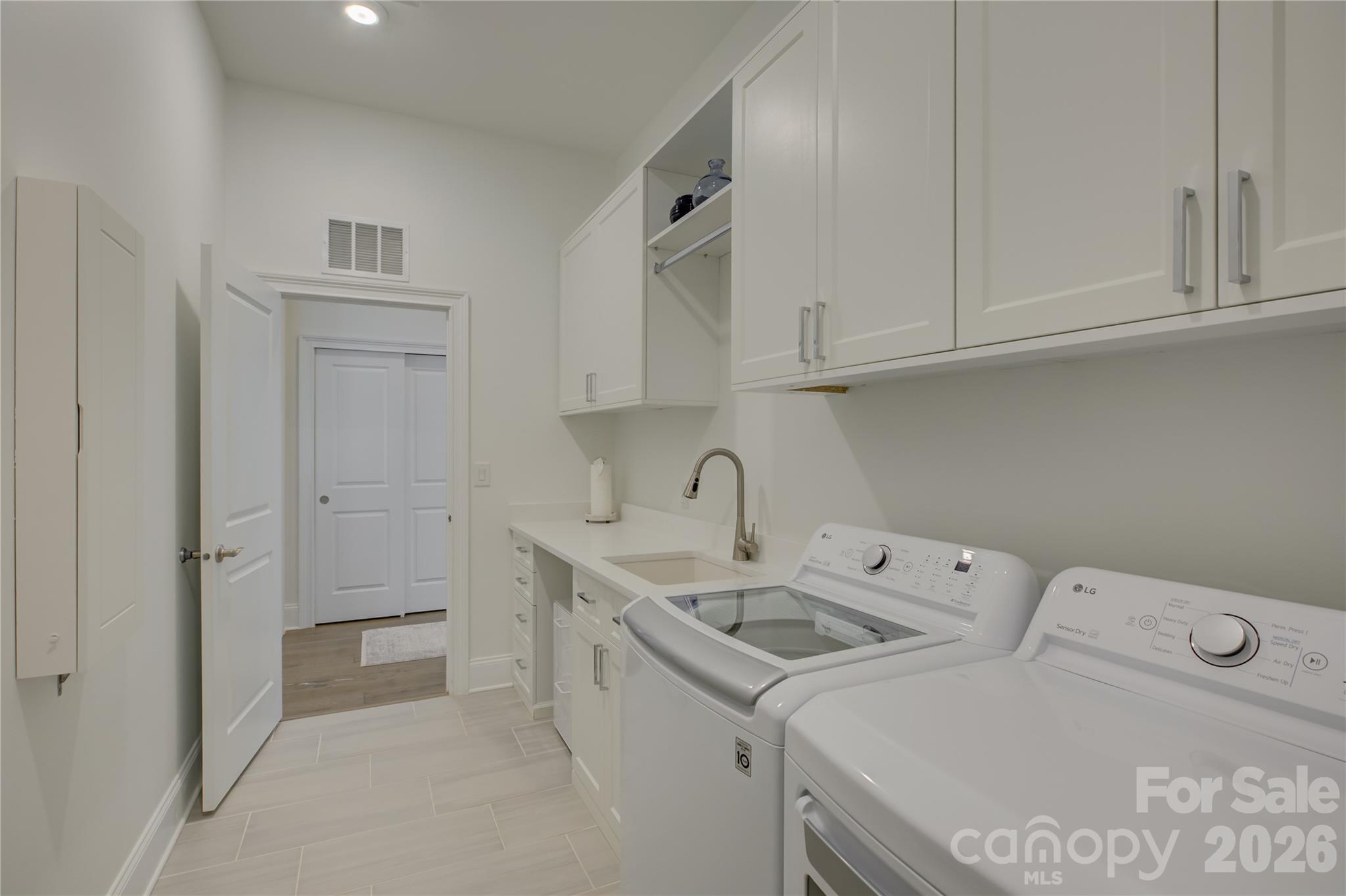 14619 Crosswater Lane — Charlotte