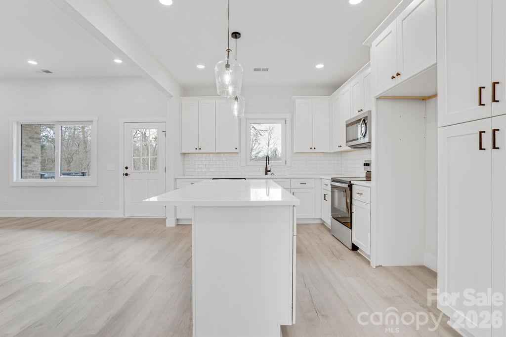 1500 Avalon Oaks Court — Dallas