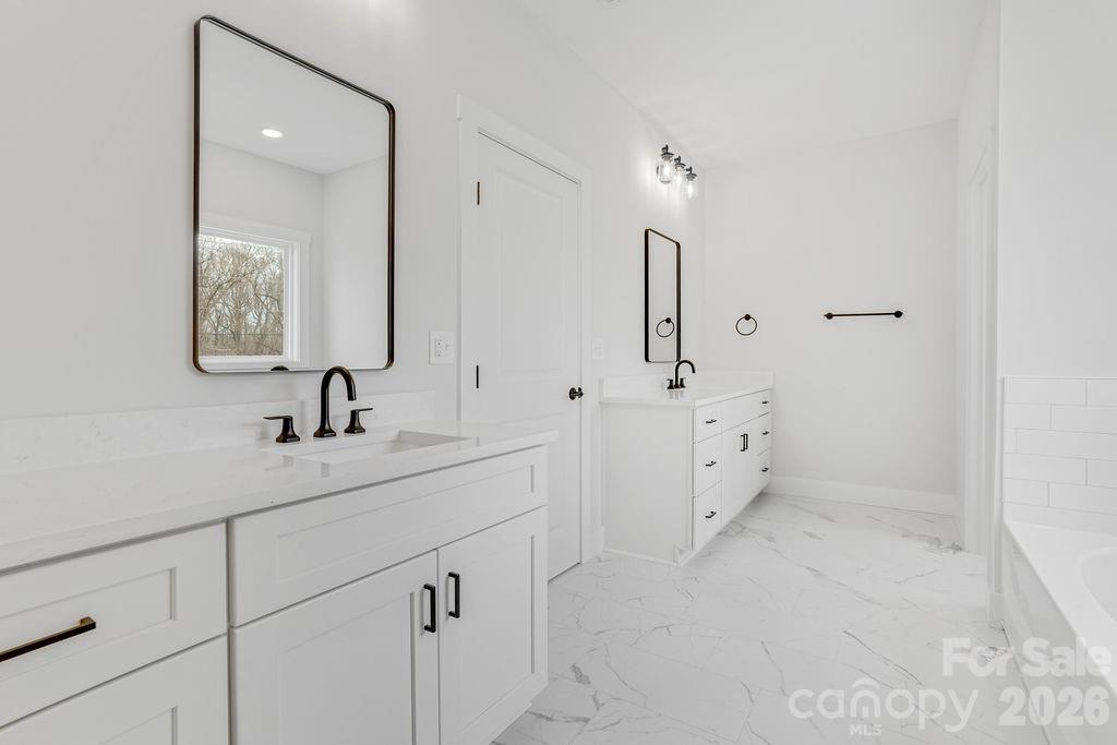 1500 Avalon Oaks Court — Dallas