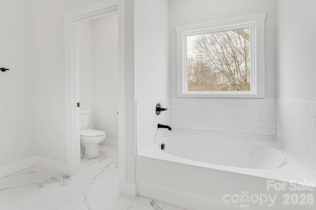 1500 Avalon Oaks Court — Dallas