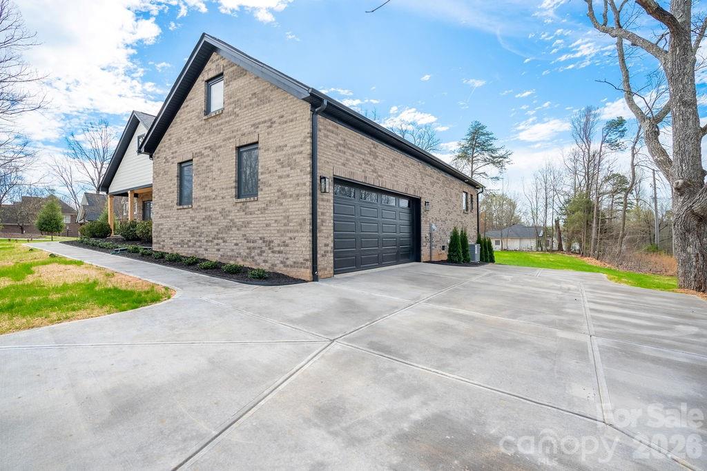1500 Avalon Oaks Court — Dallas