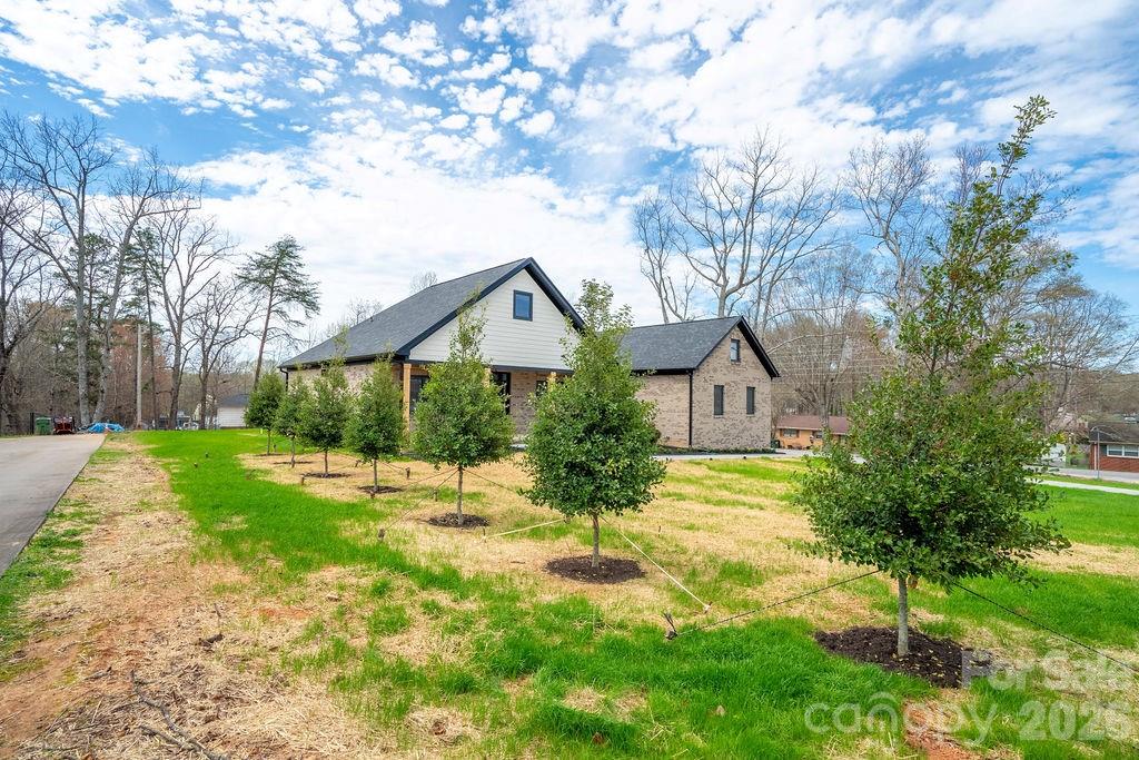 1500 Avalon Oaks Court — Dallas