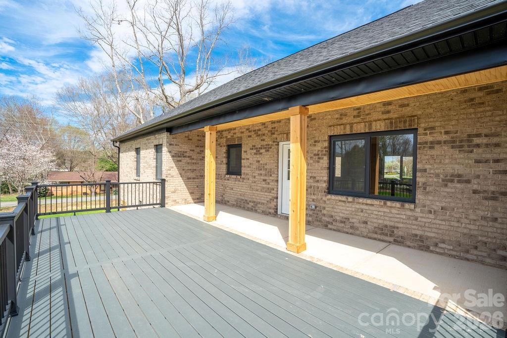 1500 Avalon Oaks Court — Dallas