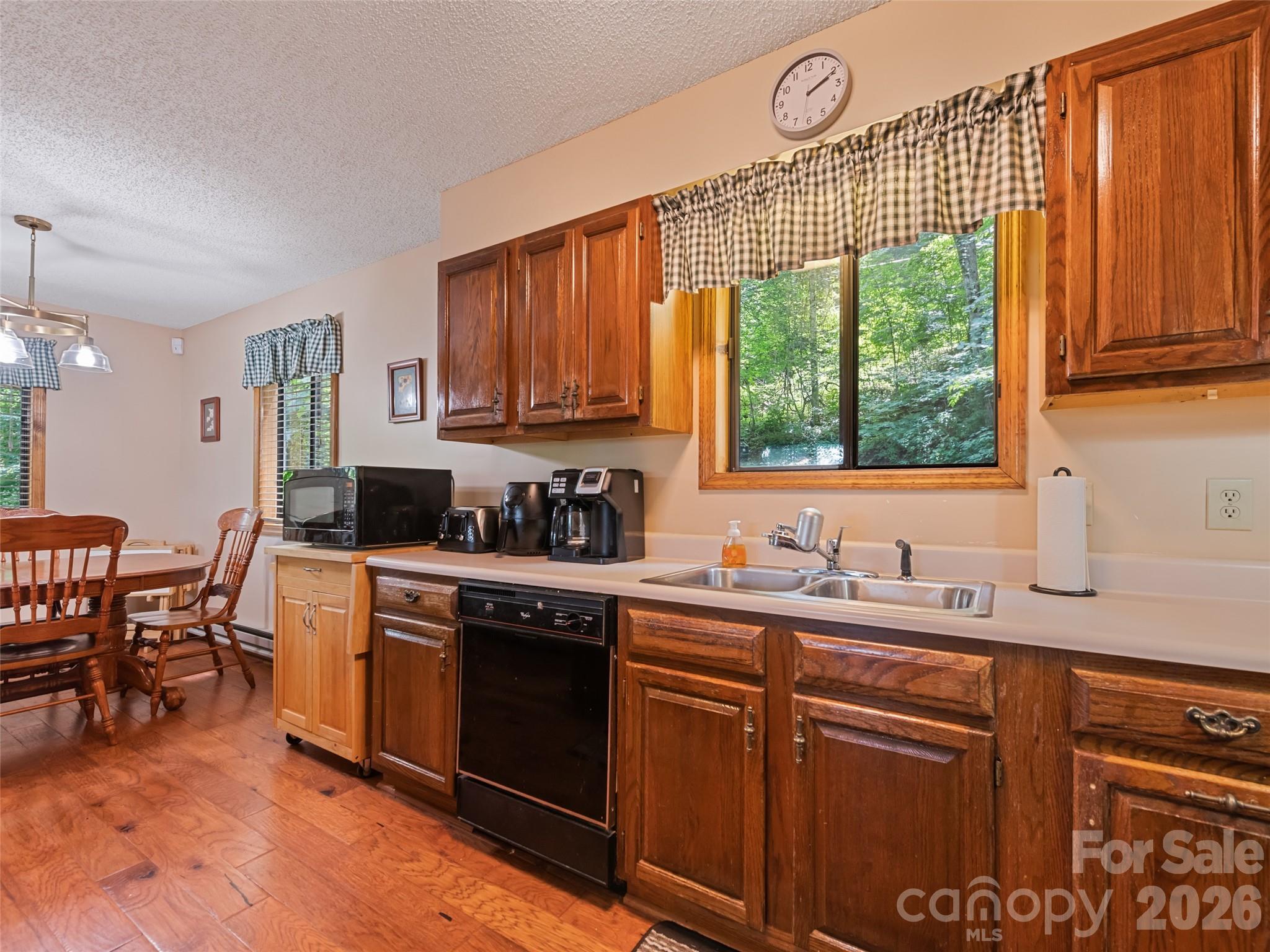 1672 Summit Drive — Maggie Valley