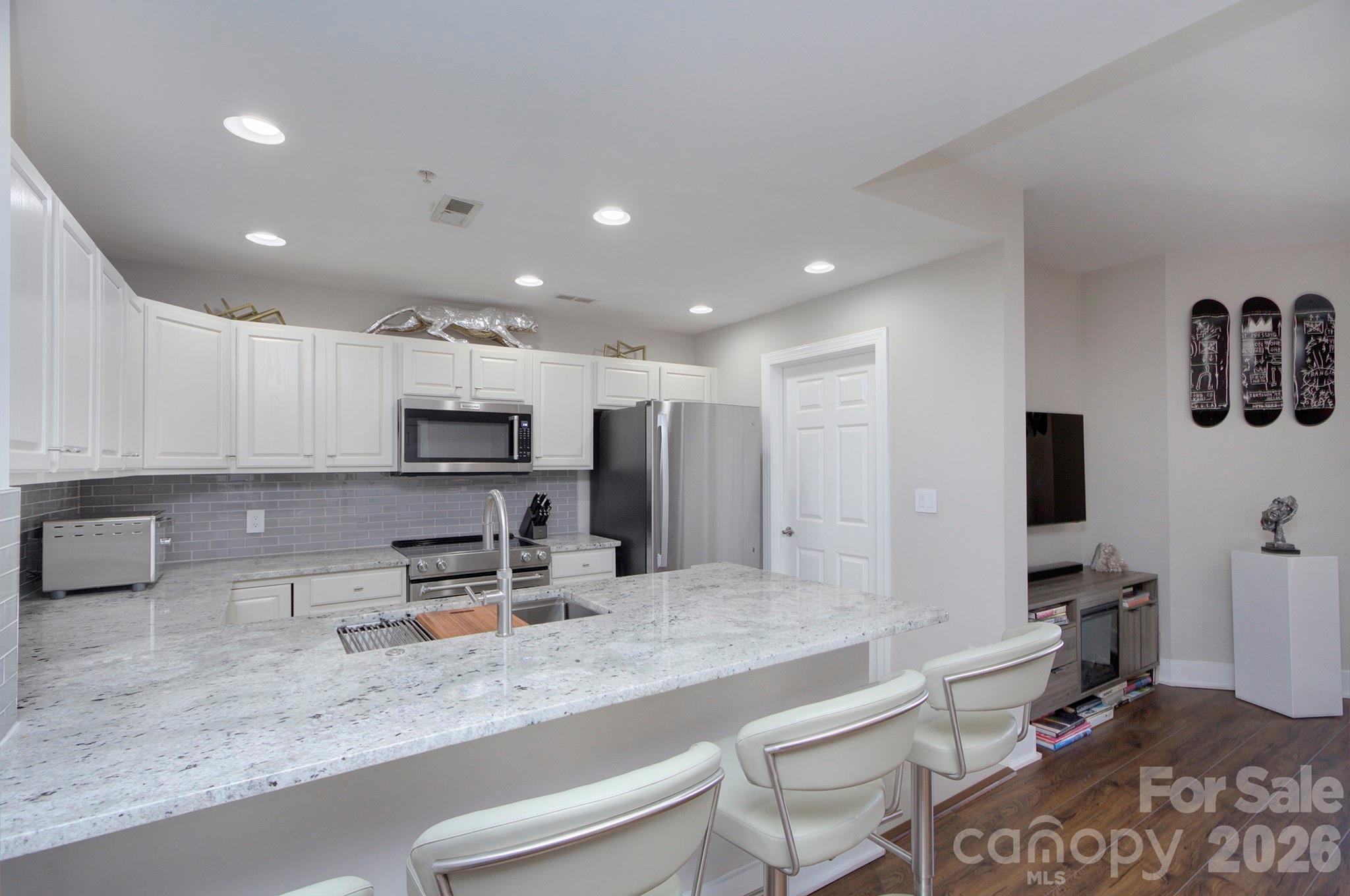 718 W Trade Street #604 — Charlotte