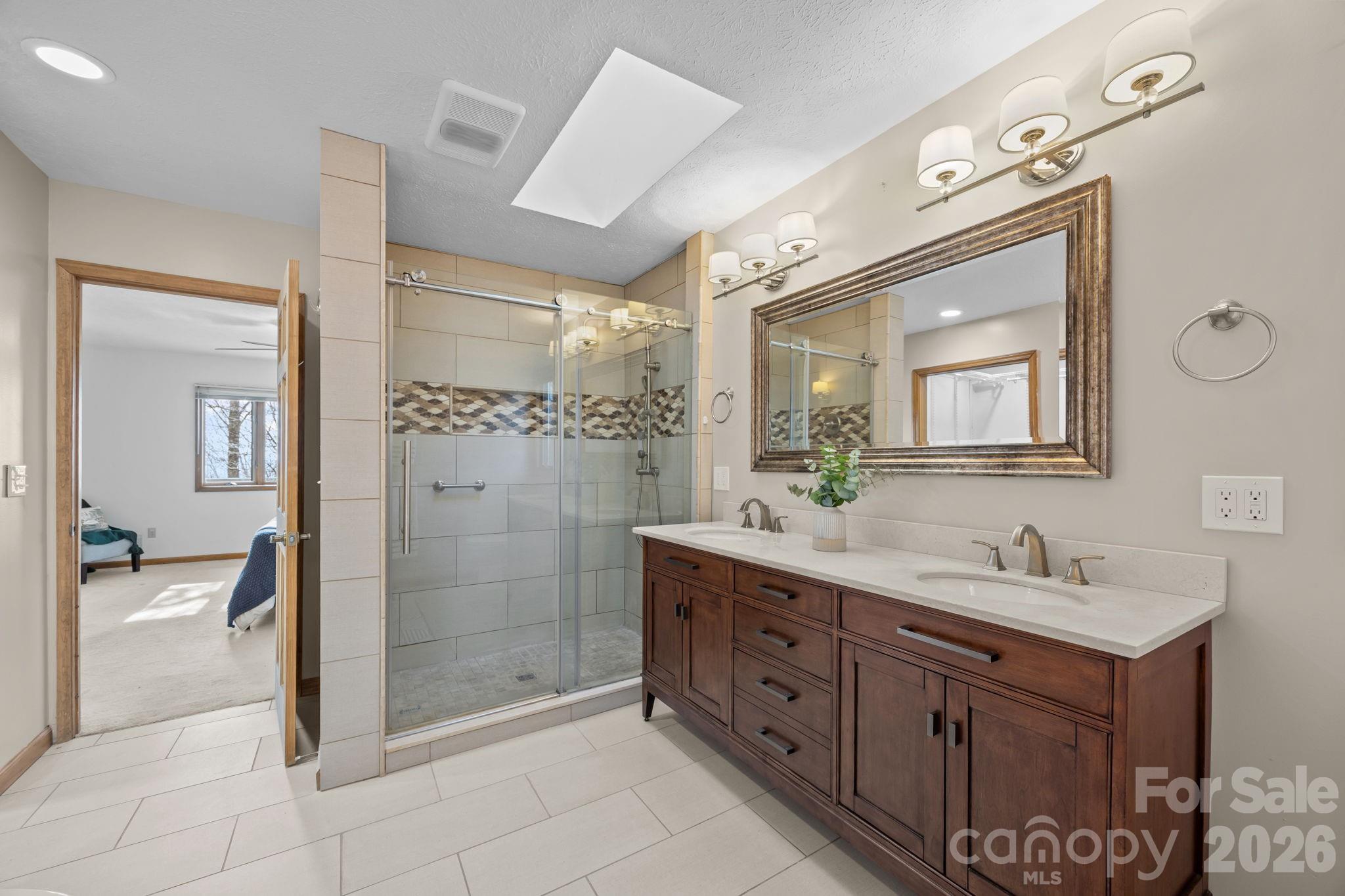 1105 High Vista Drive — Mills River