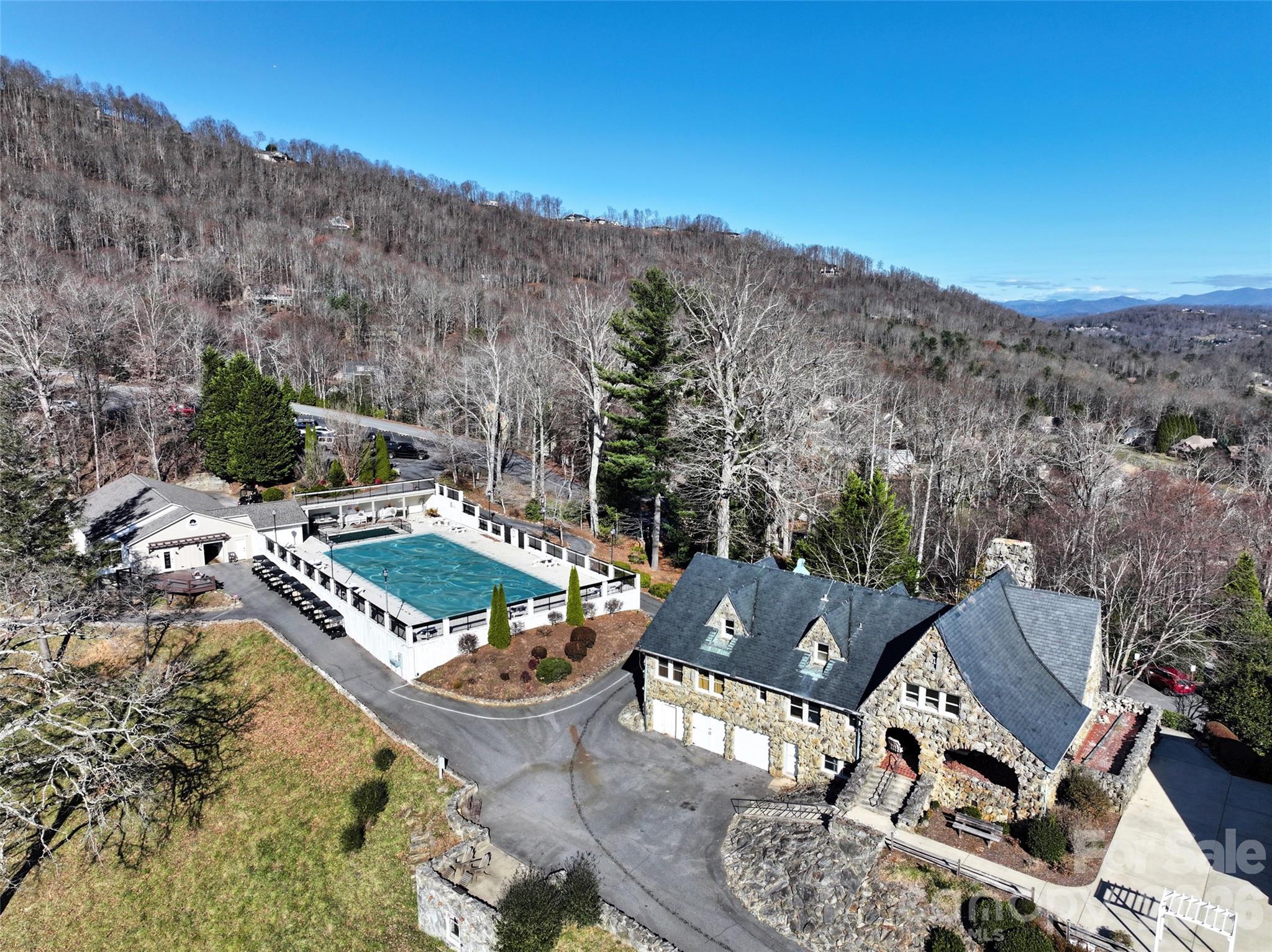 1105 High Vista Drive — Mills River