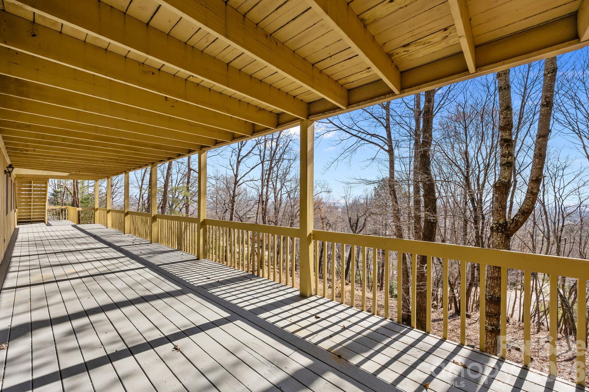 1105 High Vista Drive — Mills River