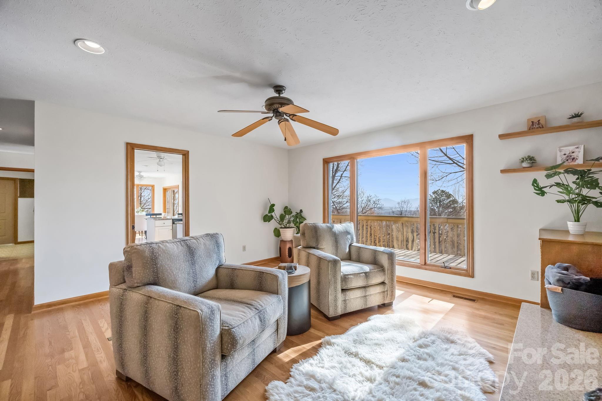 1105 High Vista Drive — Mills River