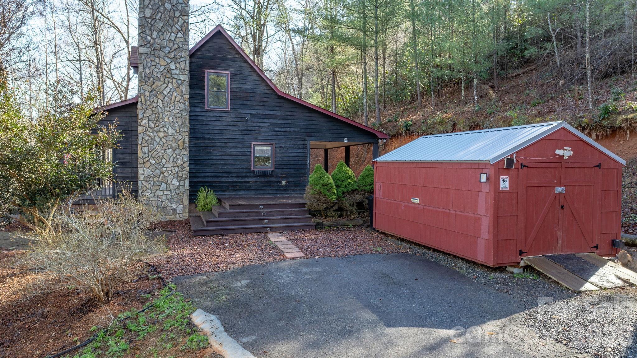1481 Levi Lane — Lenoir