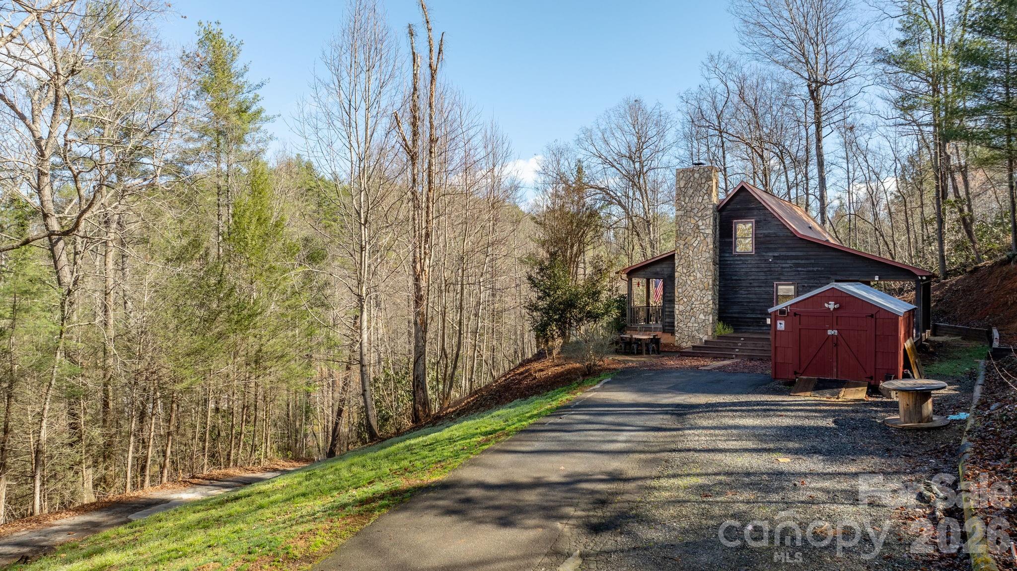 1481 Levi Lane — Lenoir