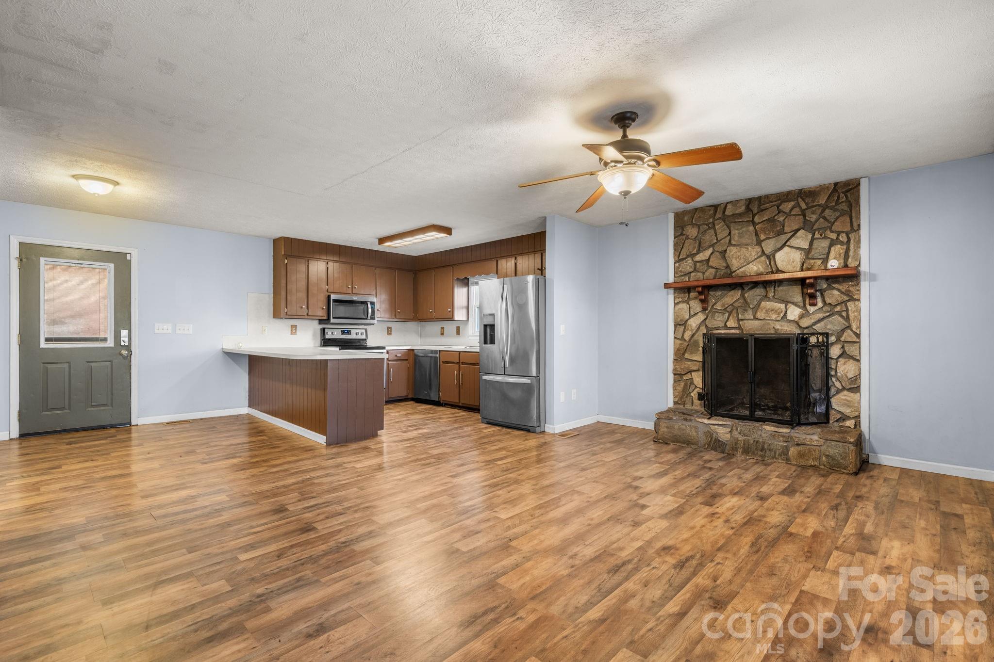 1481 Levi Lane — Lenoir
