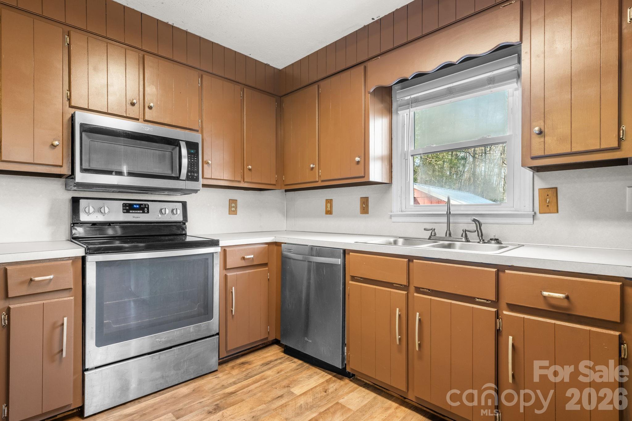 1481 Levi Lane — Lenoir