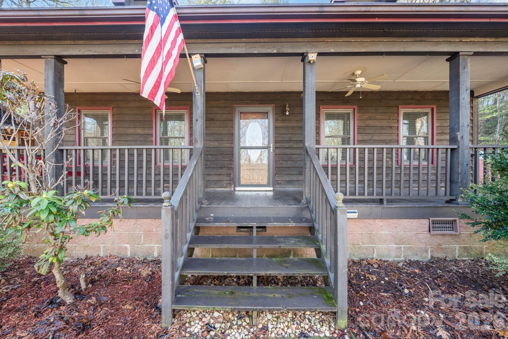 1481 Levi Lane — Lenoir