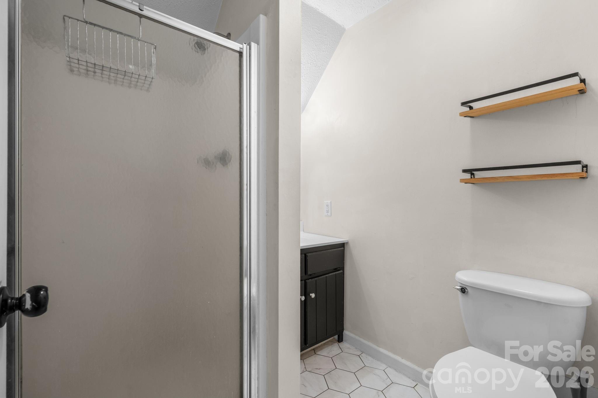 1481 Levi Lane — Lenoir
