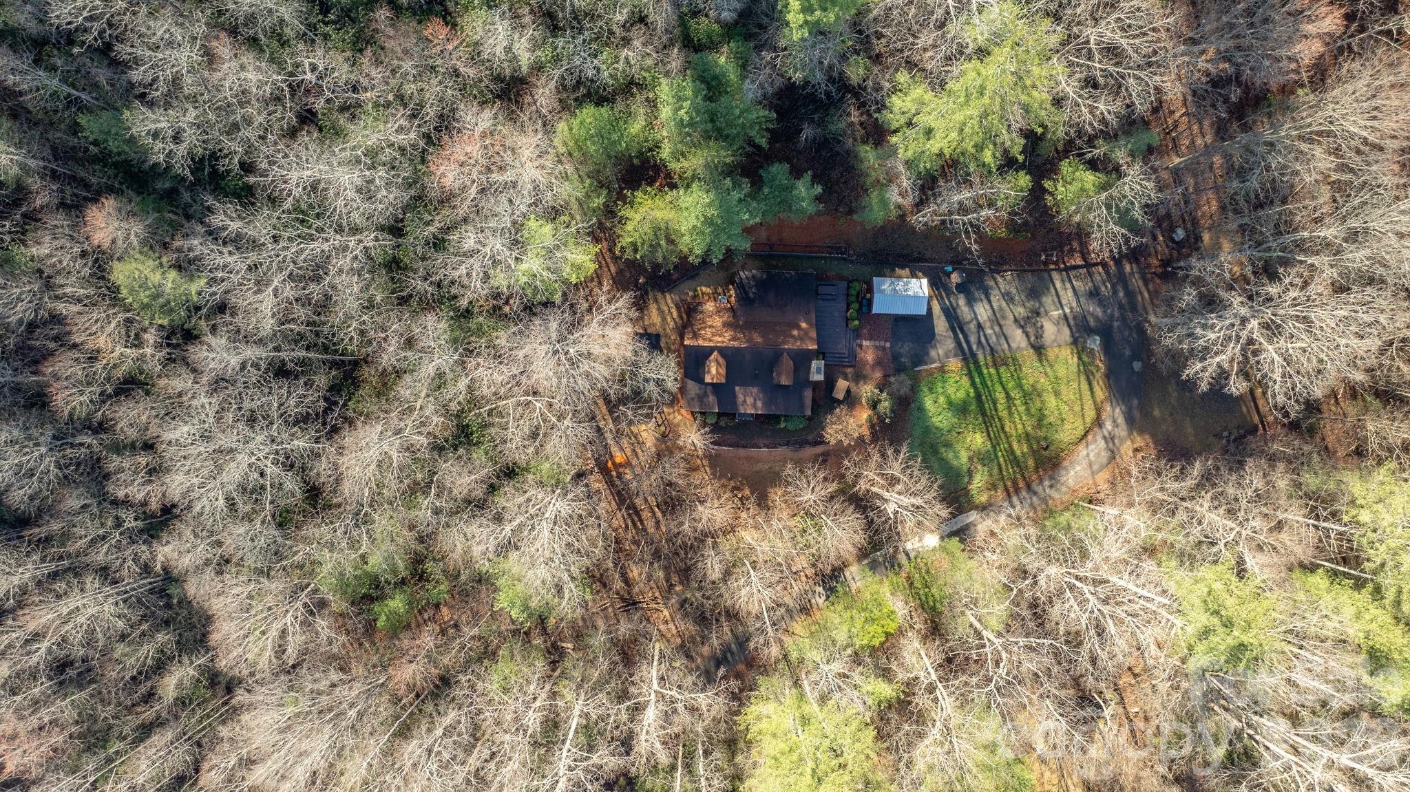 1481 Levi Lane — Lenoir