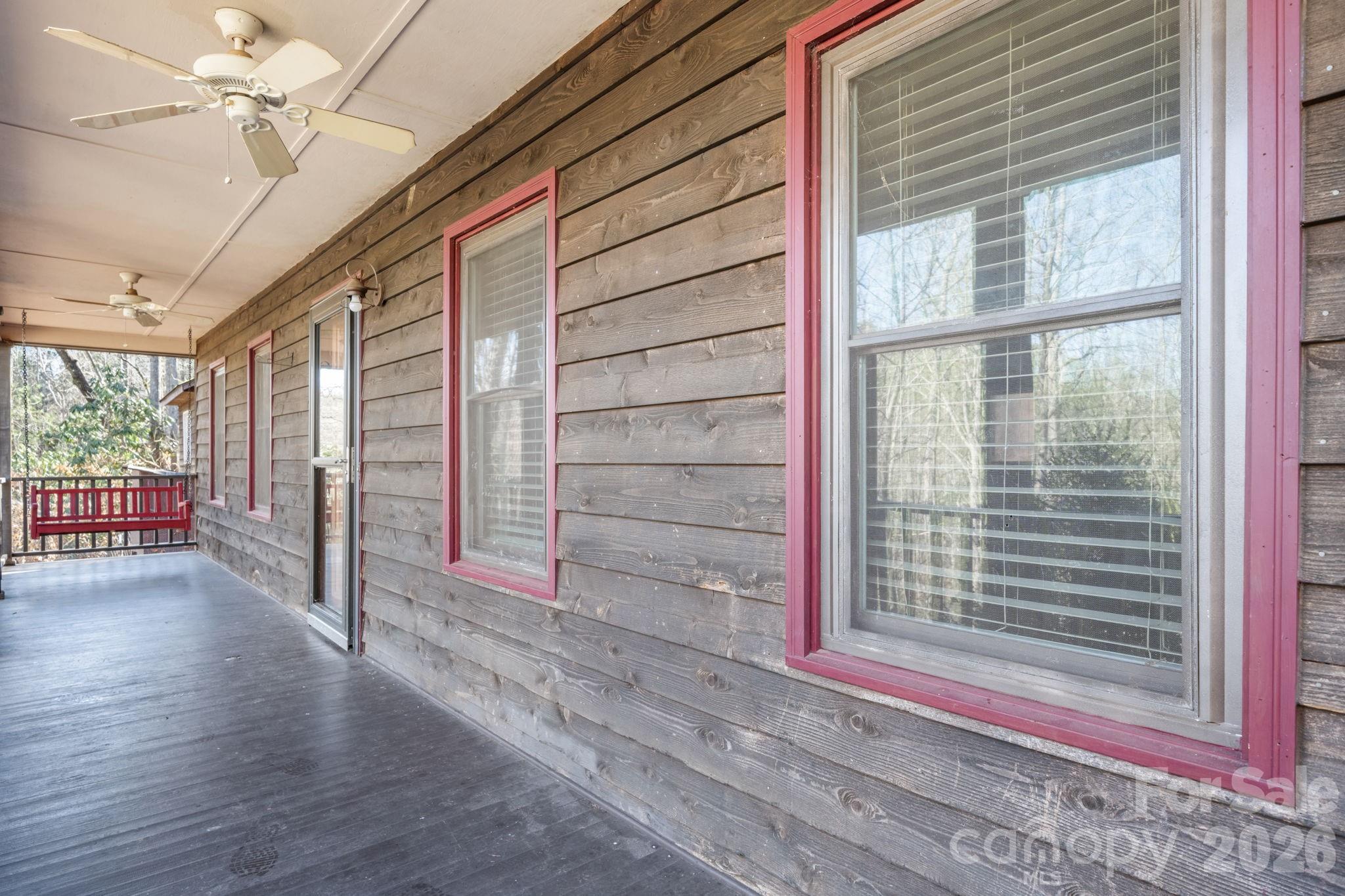1481 Levi Lane — Lenoir
