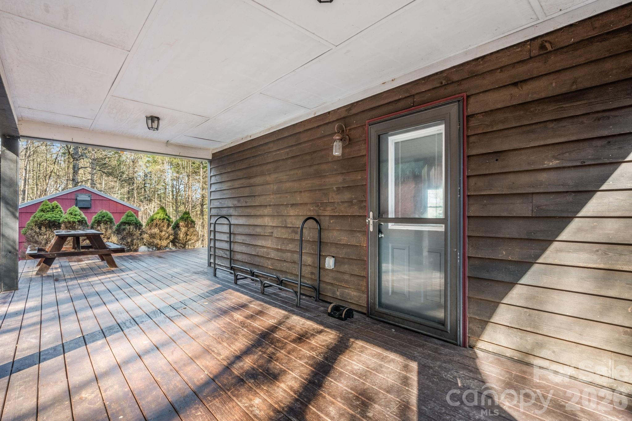 1481 Levi Lane — Lenoir