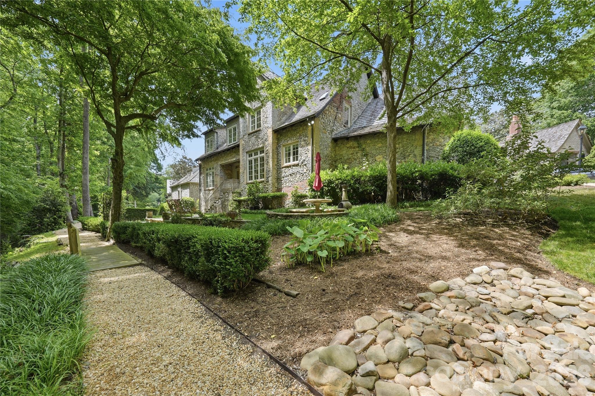 2418 La Maison Drive — Charlotte