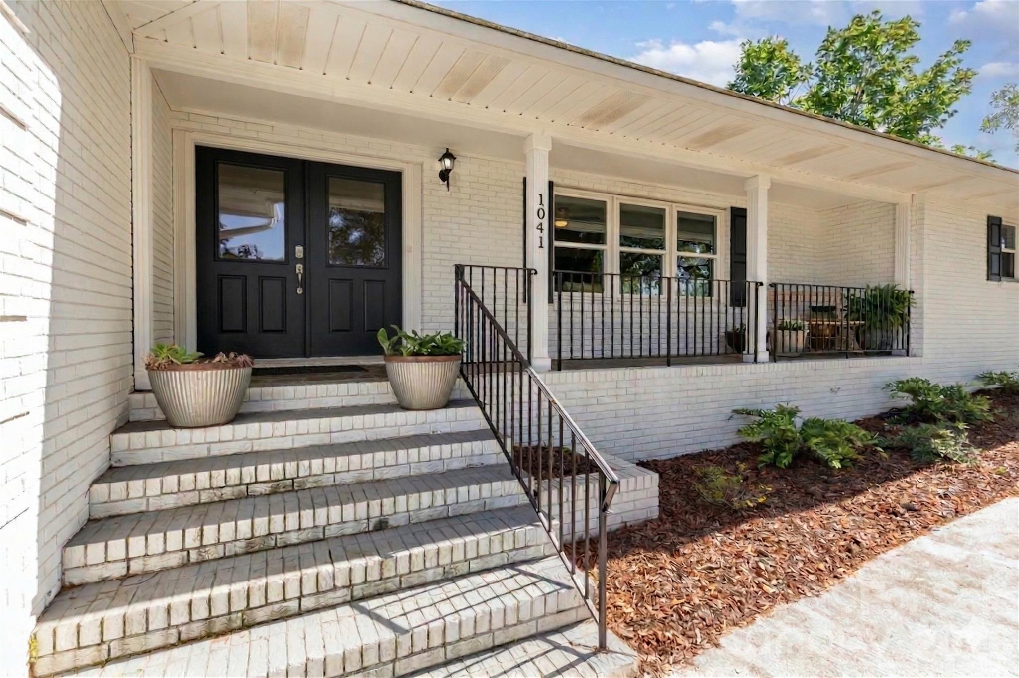 1041 Brawley School Road — Mooresville