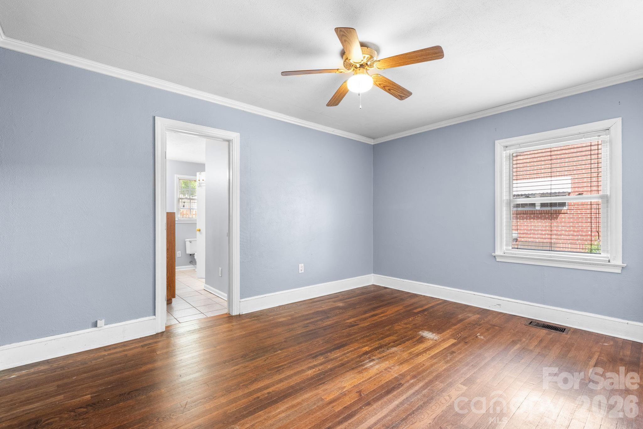 1339 11th Street NW — Hickory
